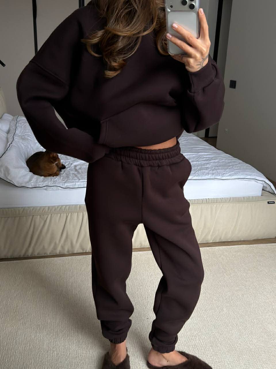 Šokoladinis pašiltintas laisvalaikio komplektas su gobtuvu „Chocolate Oversize Hoodie Lounge Set“