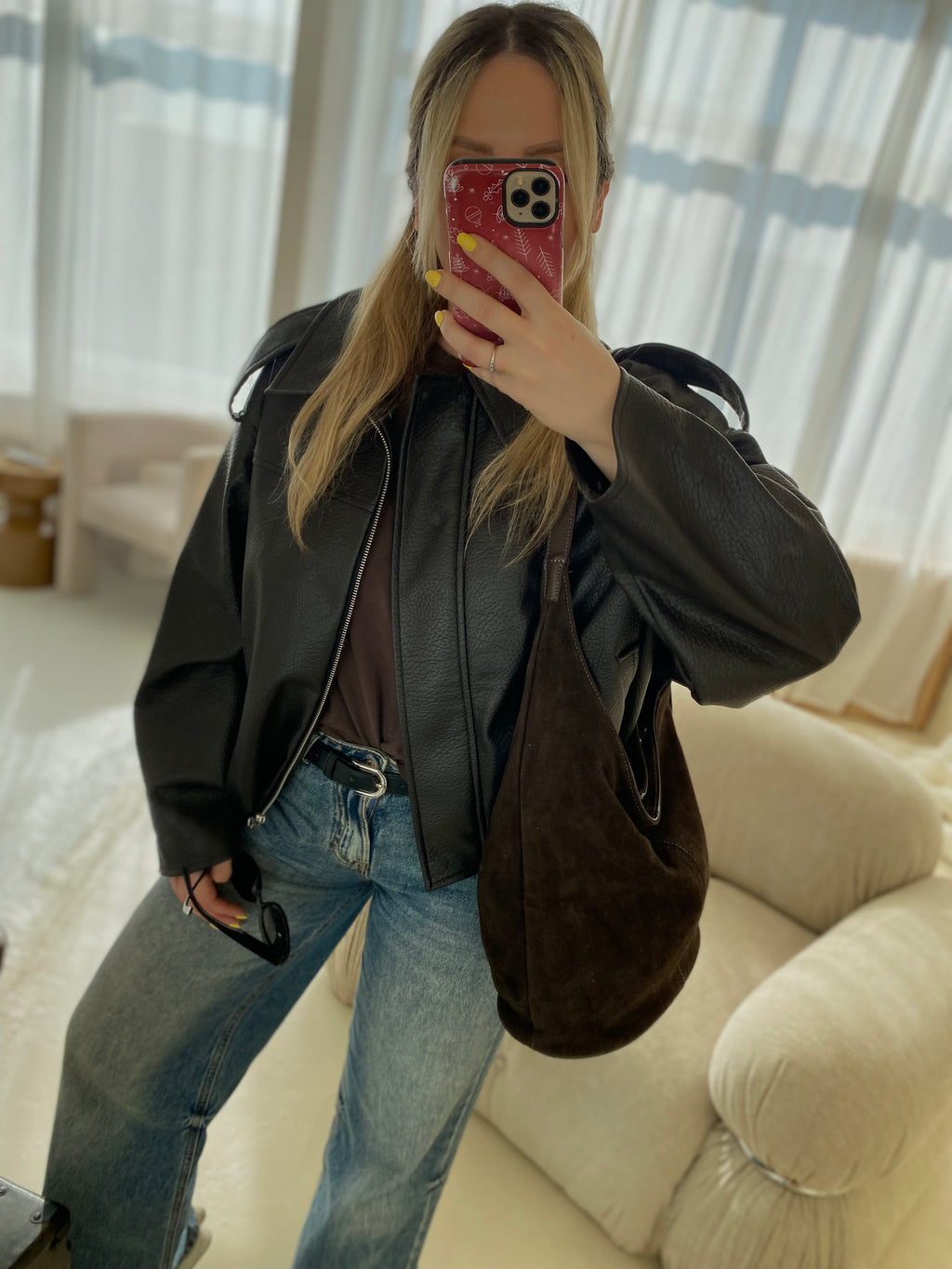 Šokoladinė netaisyklingos formos verstos odos rankinė „Aveline Suede Bag“