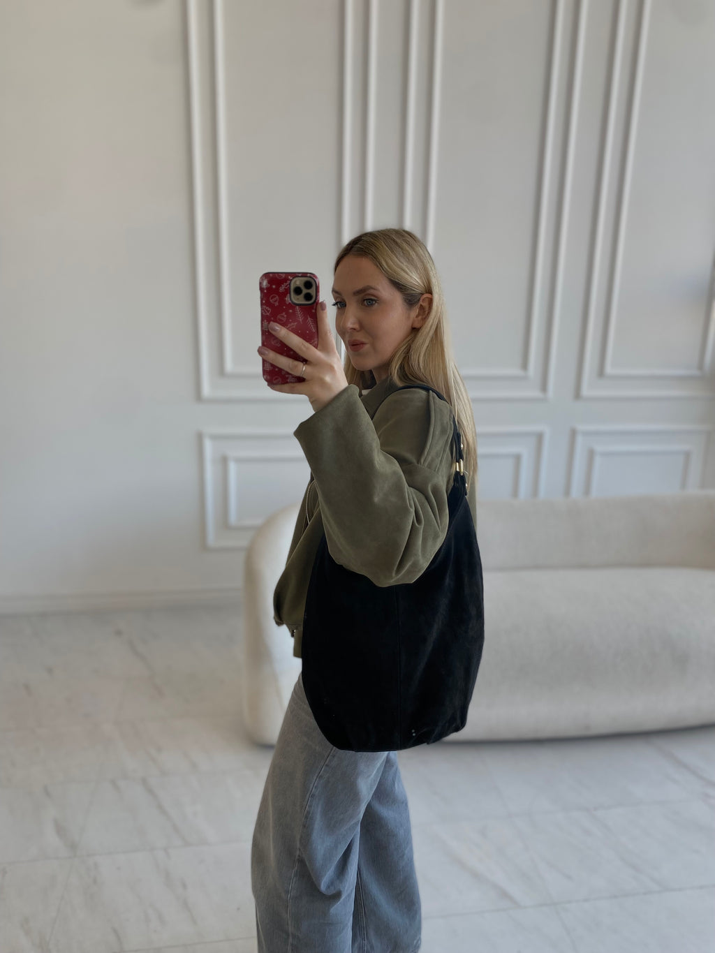 Natūralios verstos odos rankinė „Mila Black“