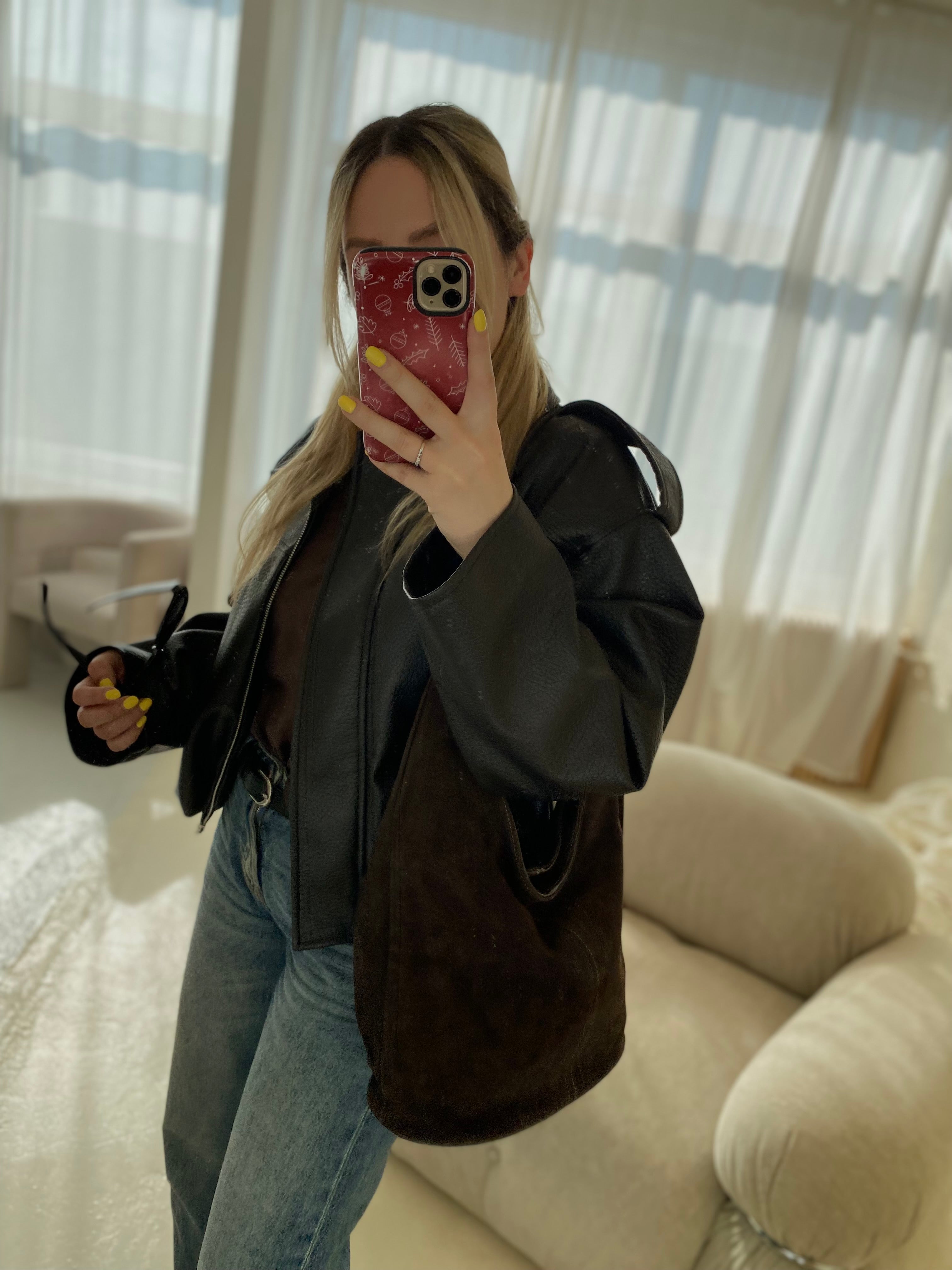 Šokoladinė netaisyklingos formos verstos odos rankinė „Aveline Suede Bag“