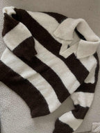 Rudas dryžuotas šiltas megztinis su polo tipo apykakle “Brown Striped Polo Knit Sweater”