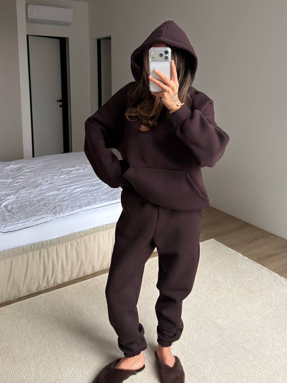 Šokoladinis pašiltintas laisvalaikio komplektas su gobtuvu „Chocolate Oversize Hoodie Lounge Set“