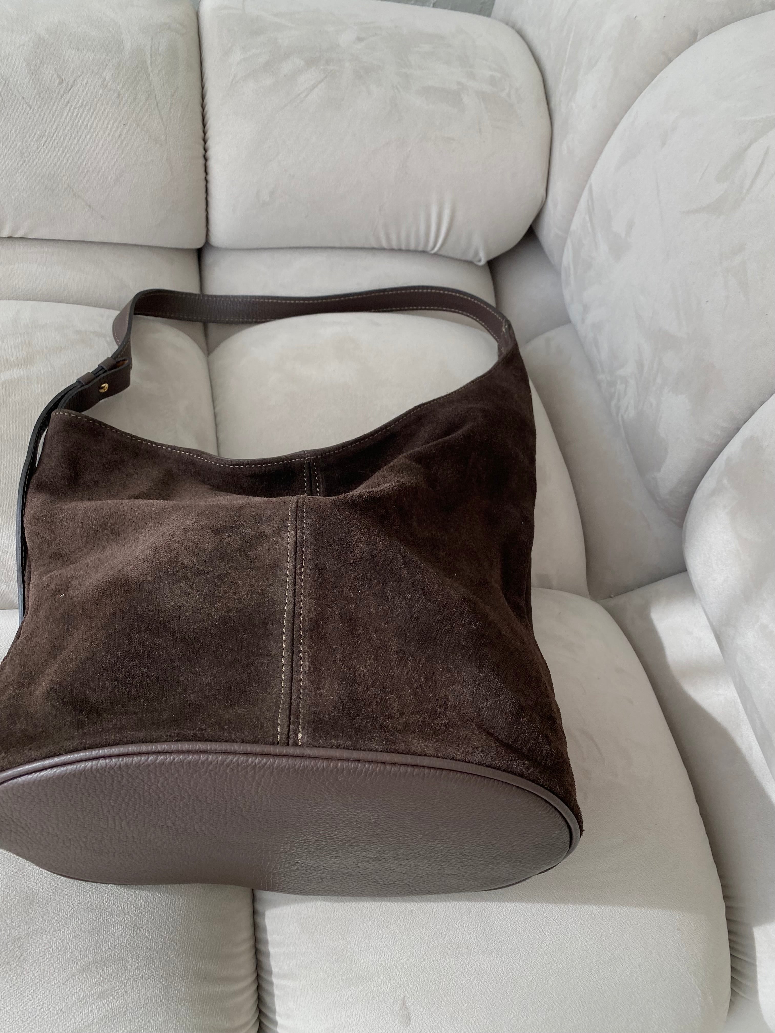 Šokoladinė netaisyklingos formos verstos odos rankinė „Aveline Suede Bag“