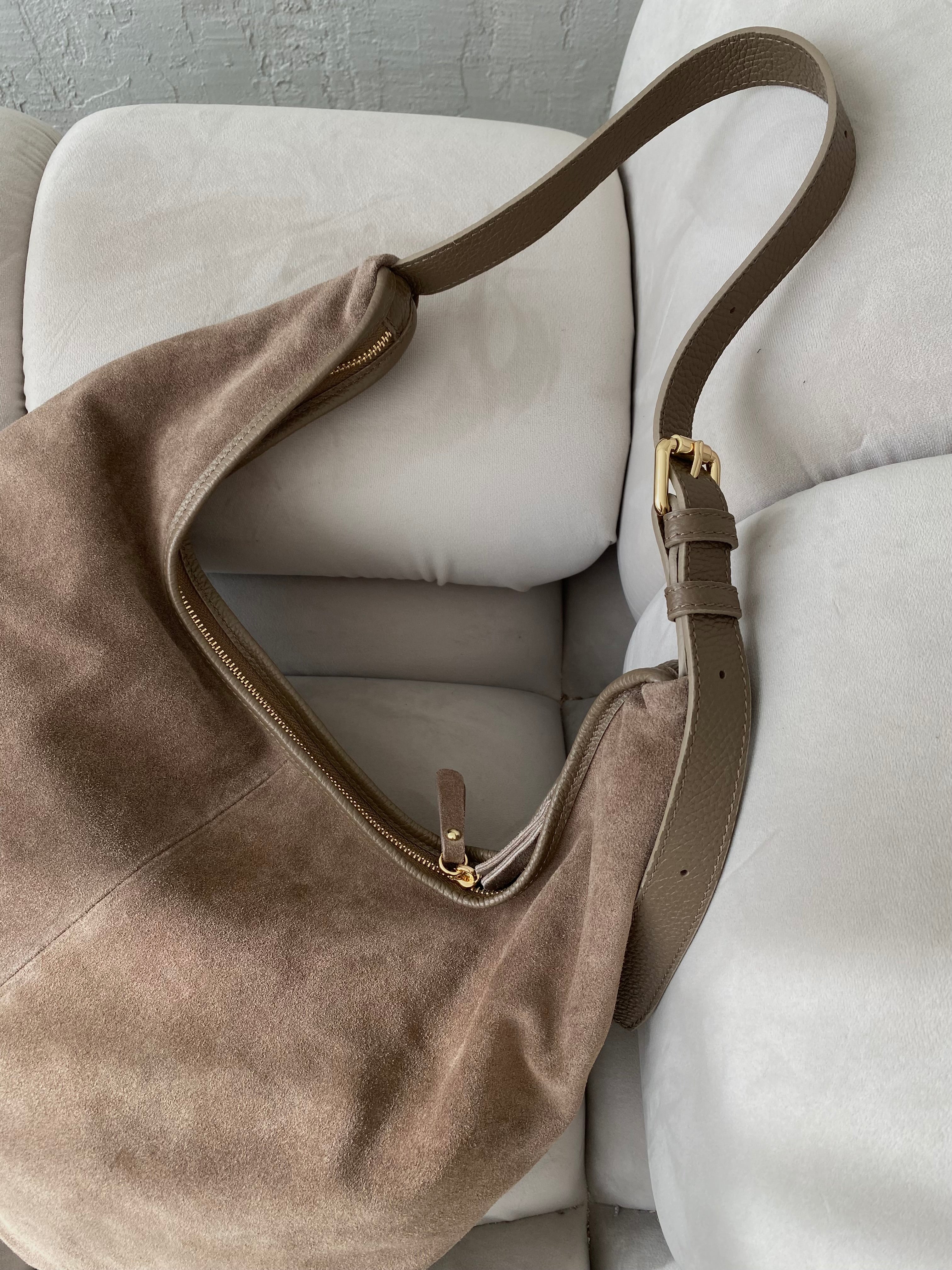 Mocha spalvos verstos odos rankinė „Elara Suede Boho Bag“