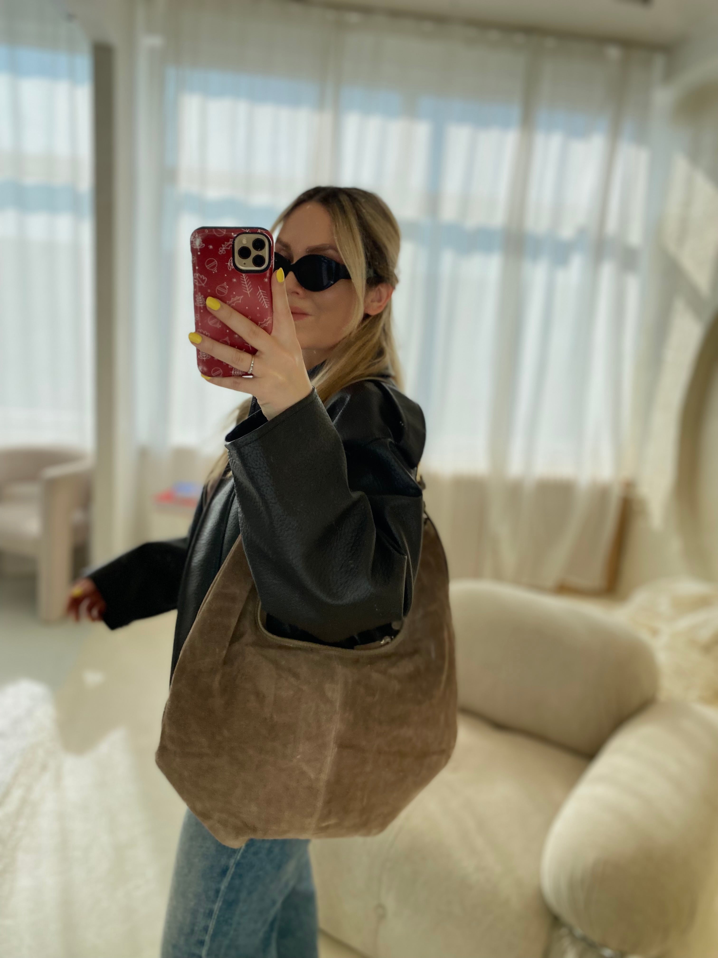 Mocha spalvos verstos odos rankinė „Elara Suede Boho Bag“