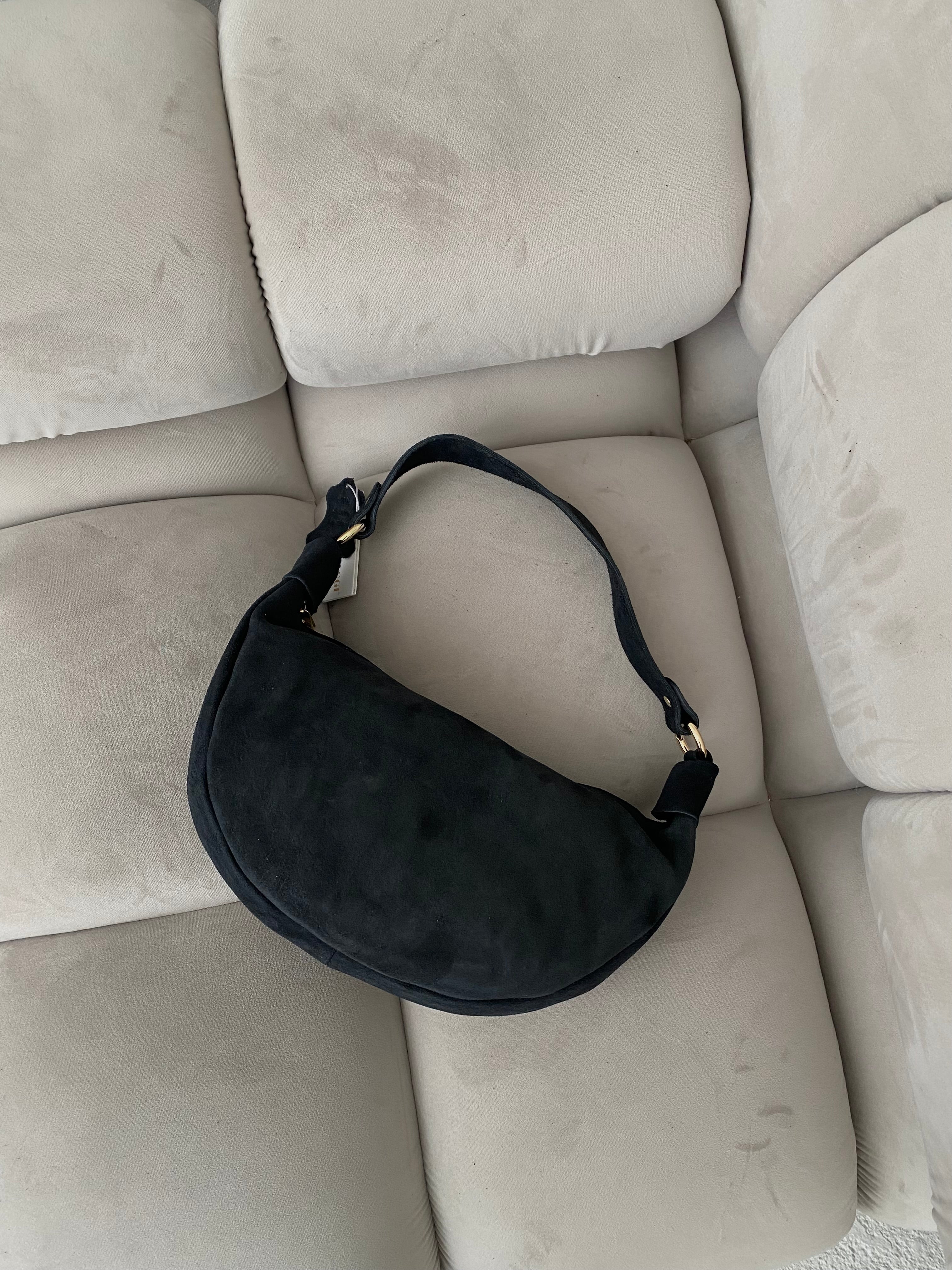 Natūralios verstos odos rankinė „Oli Black“