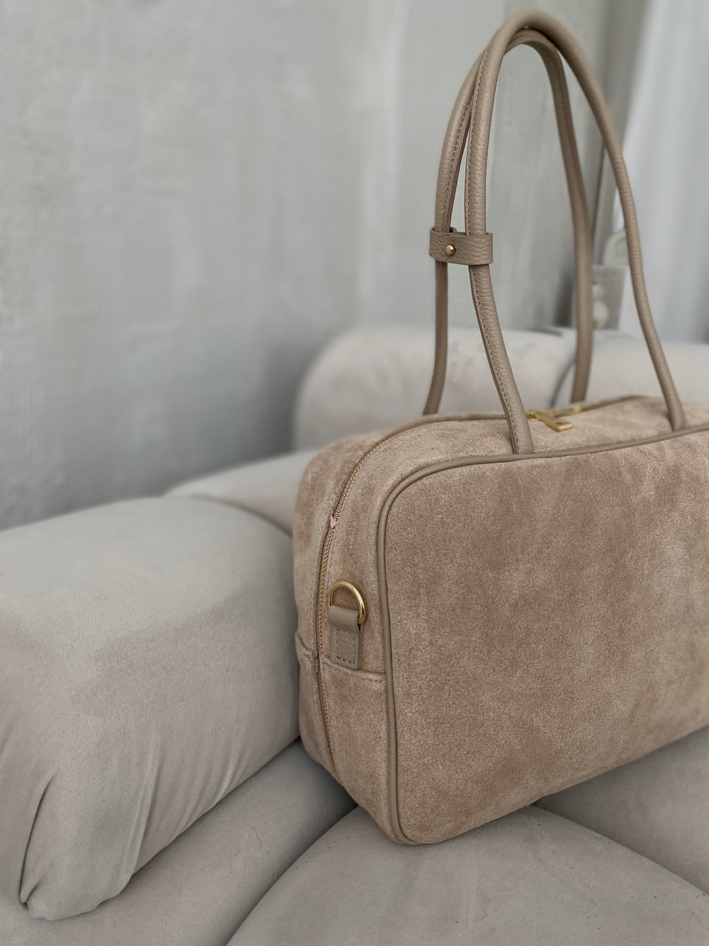 Natūralios verstos odos rankinė „Emma Beige“