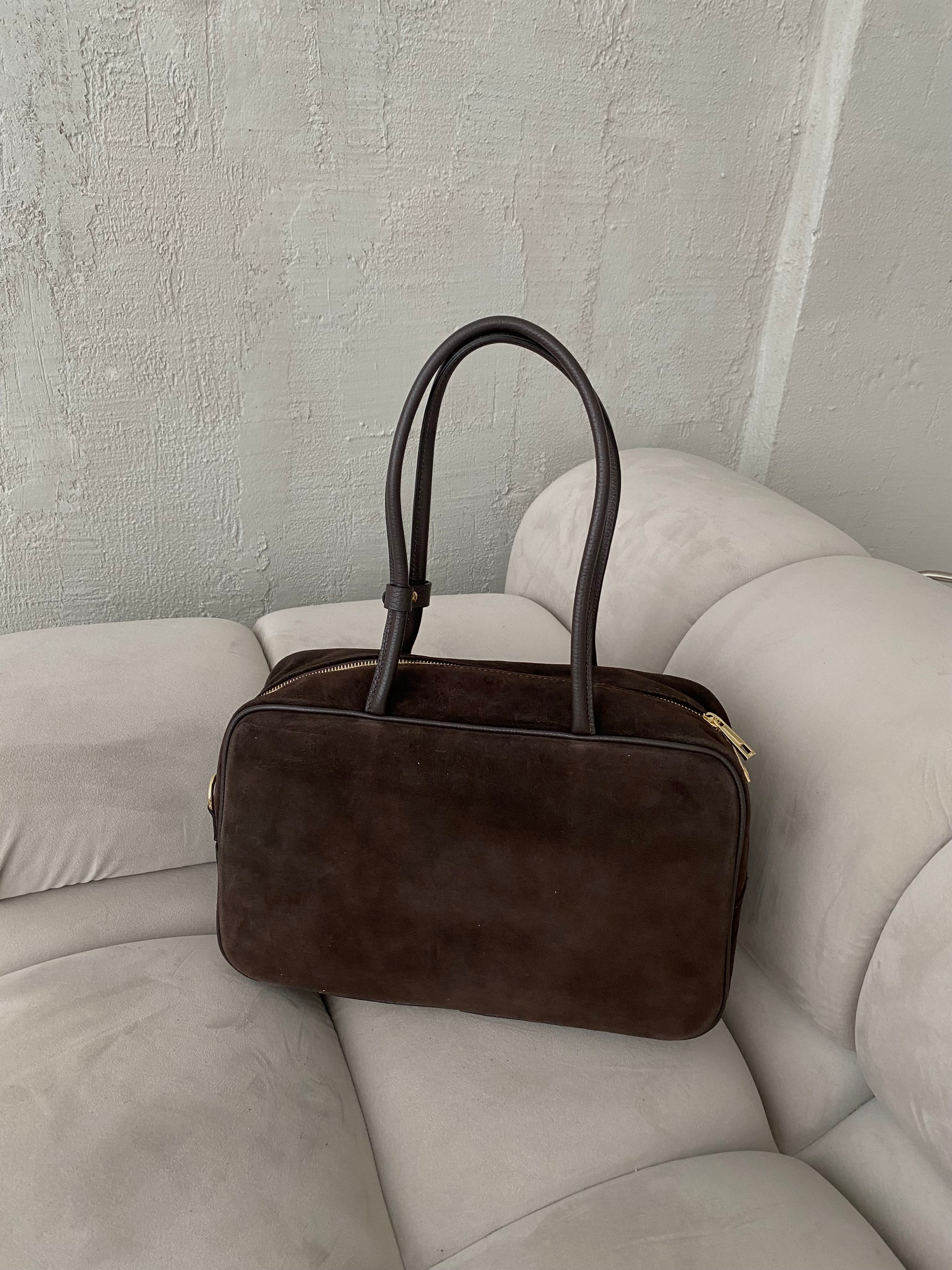 Natūralios verstos odos rankinė „Emma Choco Soft“