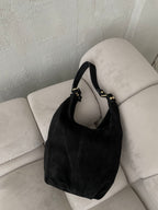 Natūralios verstos odos rankinė „Mila Black“