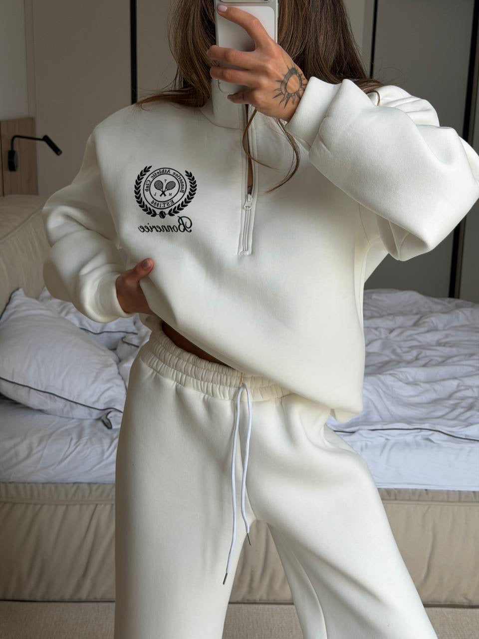 Baltas pašiltintas laisvalaikio komplektas „Bonneriee Athletic Club“