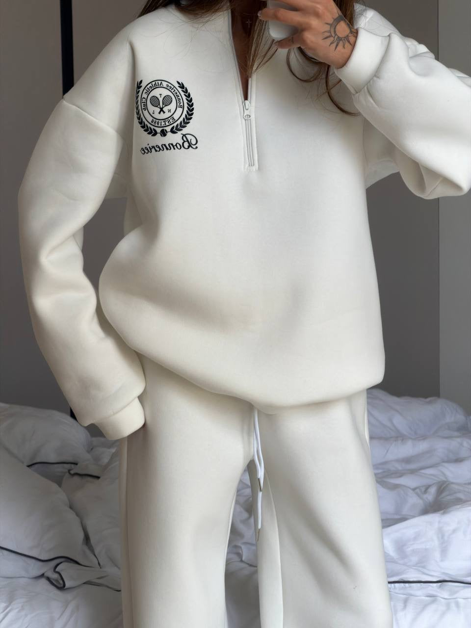 Baltas pašiltintas laisvalaikio komplektas „Bonneriee Athletic Club“
