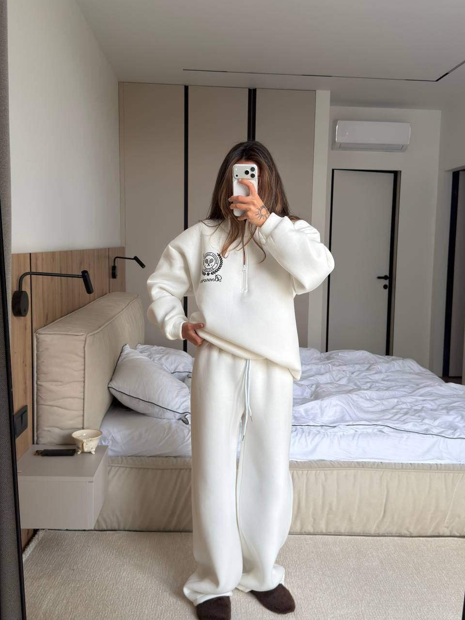 Baltas pašiltintas laisvalaikio komplektas „Bonneriee Athletic Club“