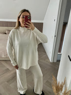 Baltas megztas laisvalaikio kostiumėlis “White Knit Lounge Set”