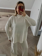 Baltas megztas laisvalaikio kostiumėlis “White Knit Lounge Set”