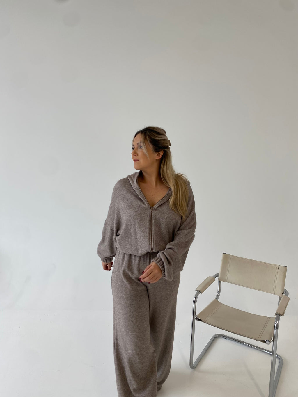 Šiltas megztas laisvalaikio komplektas su vilna “Wool Cozy Beige Set”