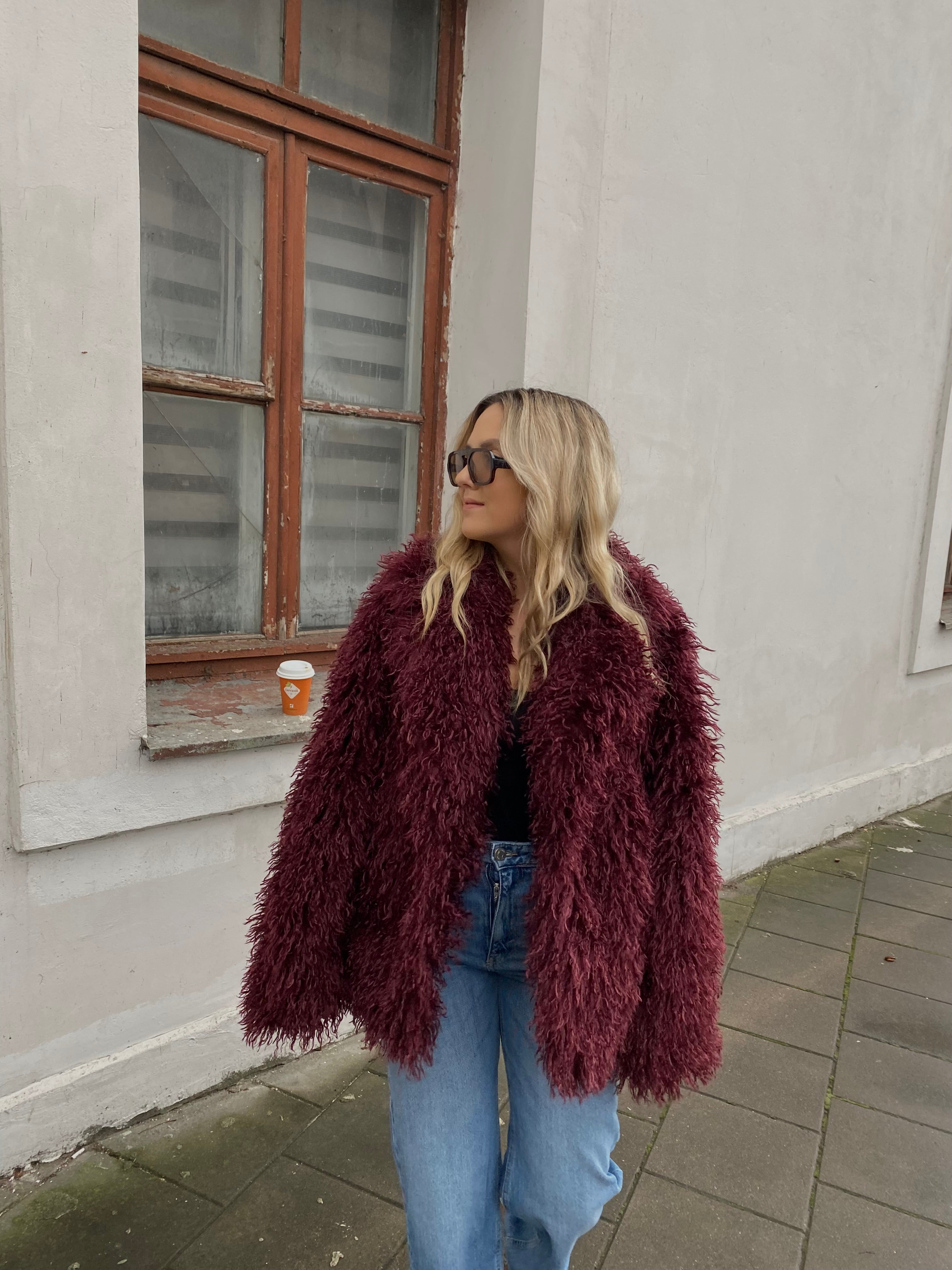 Dirbtiniai lamos kailiniai “Burgundy Dream”