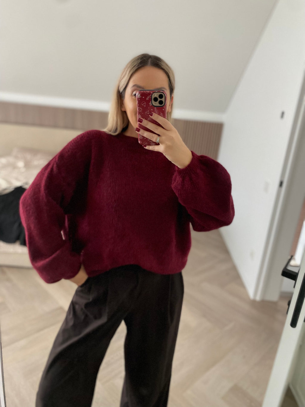 Bordo oversize megztinis su lanos ir alpakos vilna “Bordeaux Alpaca Wool Oversize Knit”