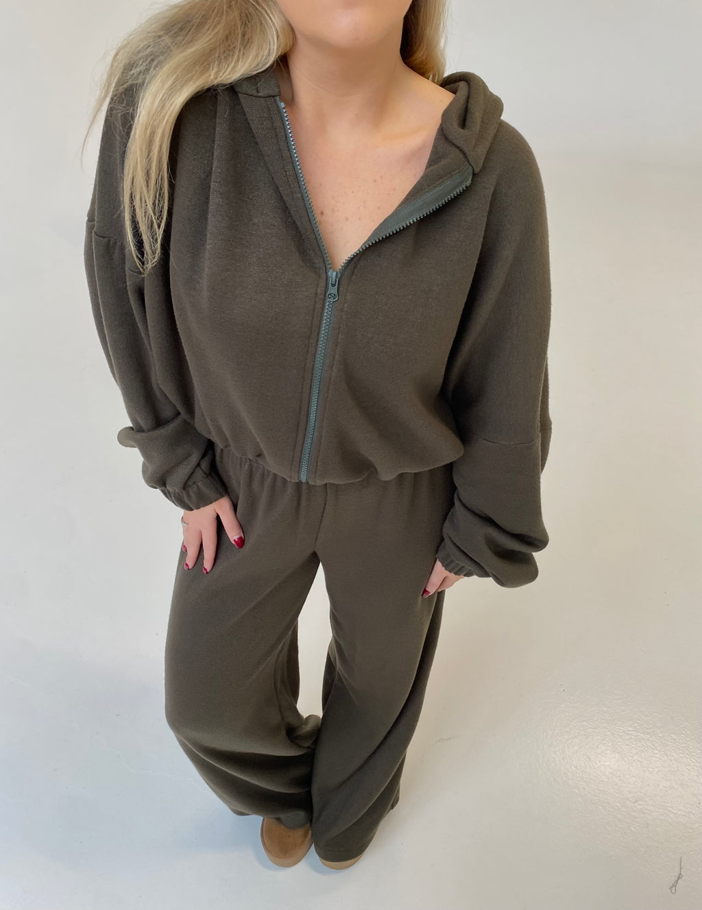 Šiltas megztas laisvalaikio komplektas su vilna “Wool Cozy Khaki Set”