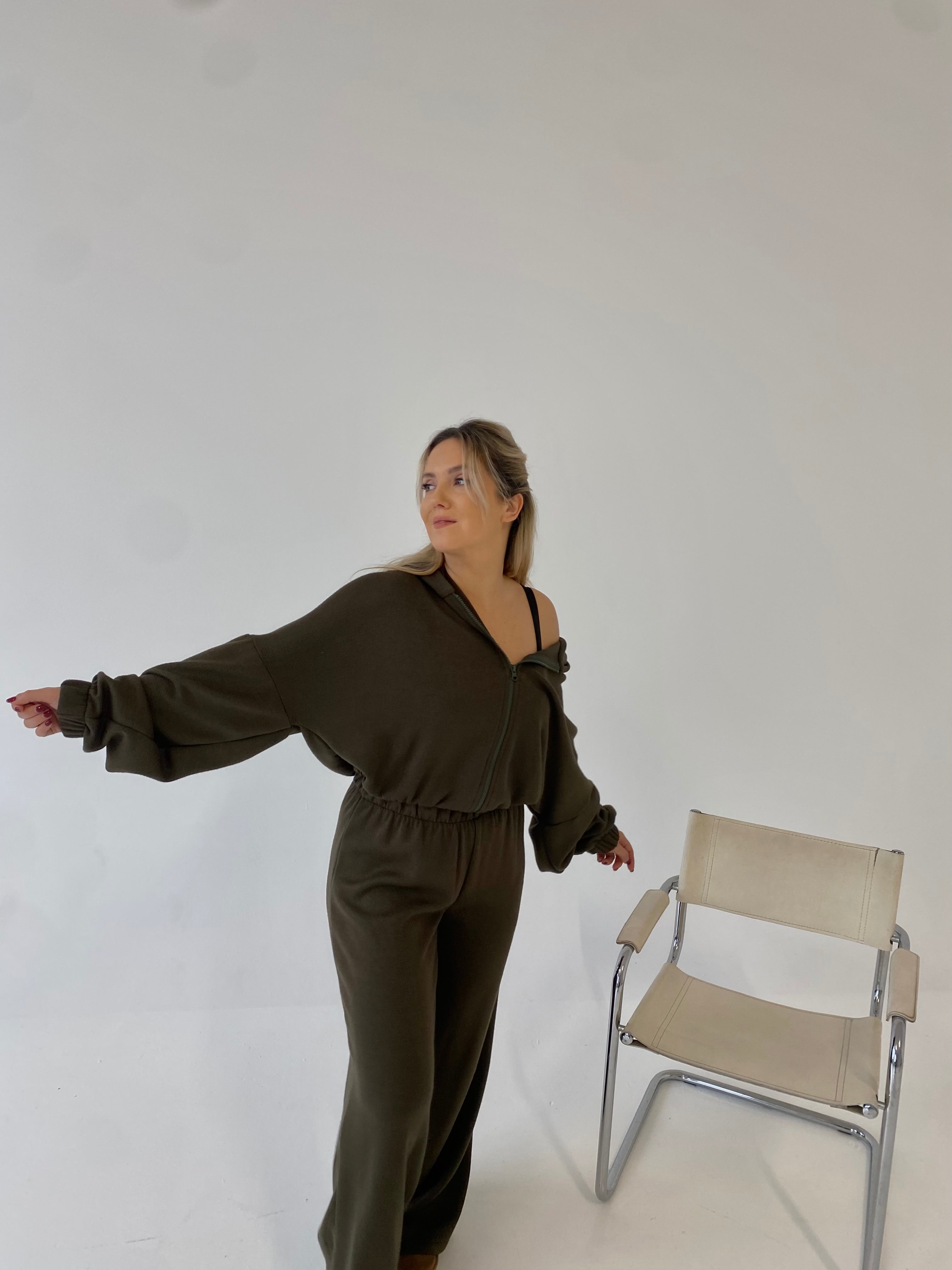 Šiltas megztas laisvalaikio komplektas su vilna “Wool Cozy Khaki Set”