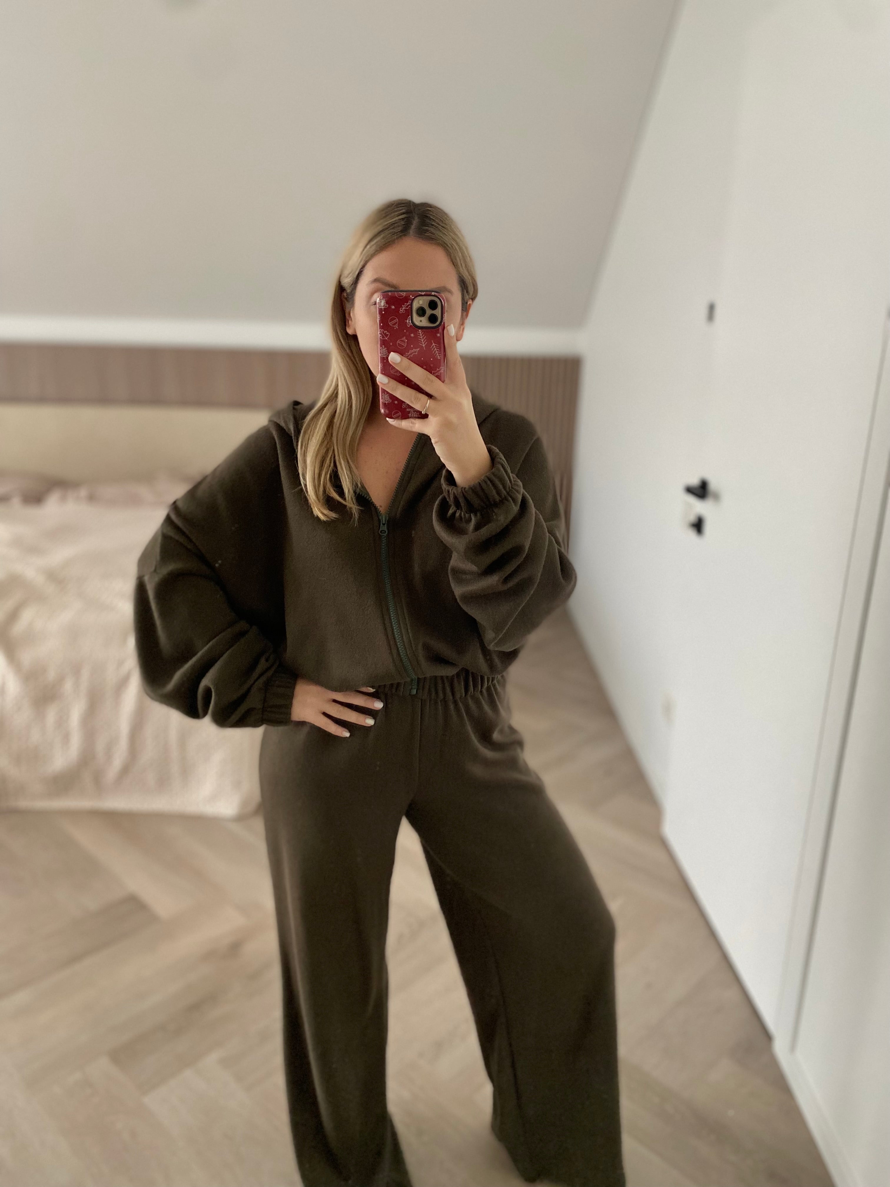 Šiltas megztas laisvalaikio komplektas su vilna “Wool Cozy Khaki Set”