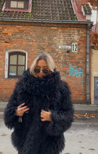 Juodas dirbtinio lamos kailio šalikas “Black Lama Faux Fur Scarf 2m”