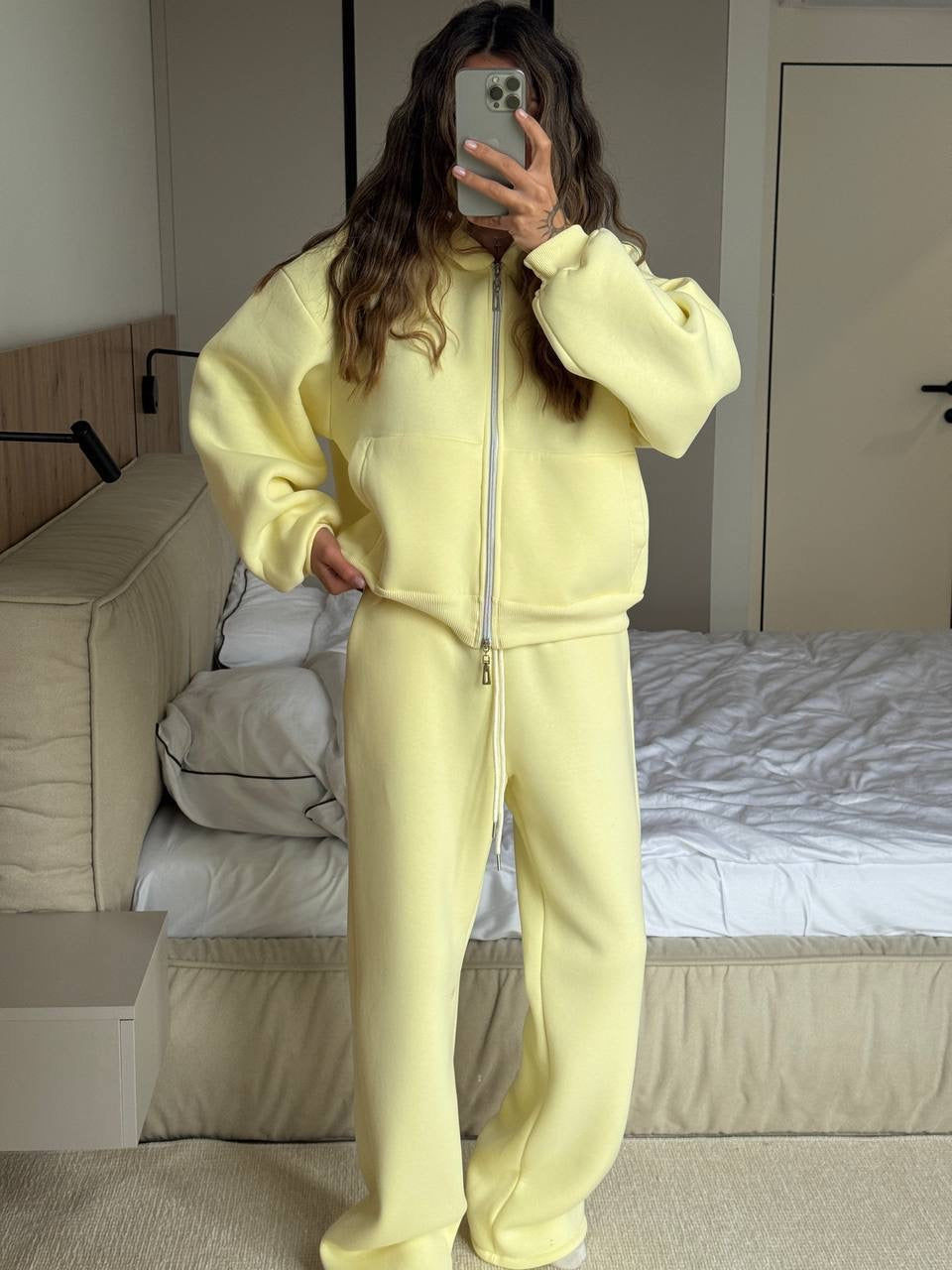 Geltonas pašiltintas laisvalaikio komplektas su gobtuvu „Sunny Oversize Lounge Set“