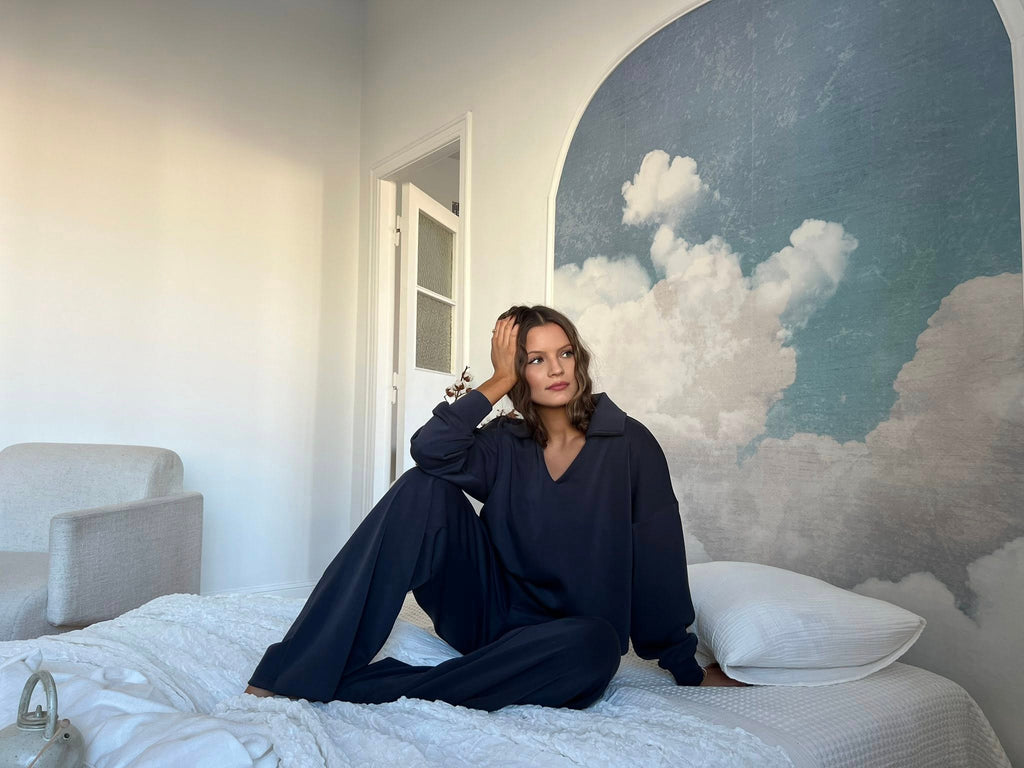 Laisvalaikio komplektas su polo tipo megztiniu – “Soft Polo Lounge Set – Graphite”