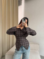 Languoti rudi įliemenuoti marškiniai „Aurelia Tie Waist Shirt“