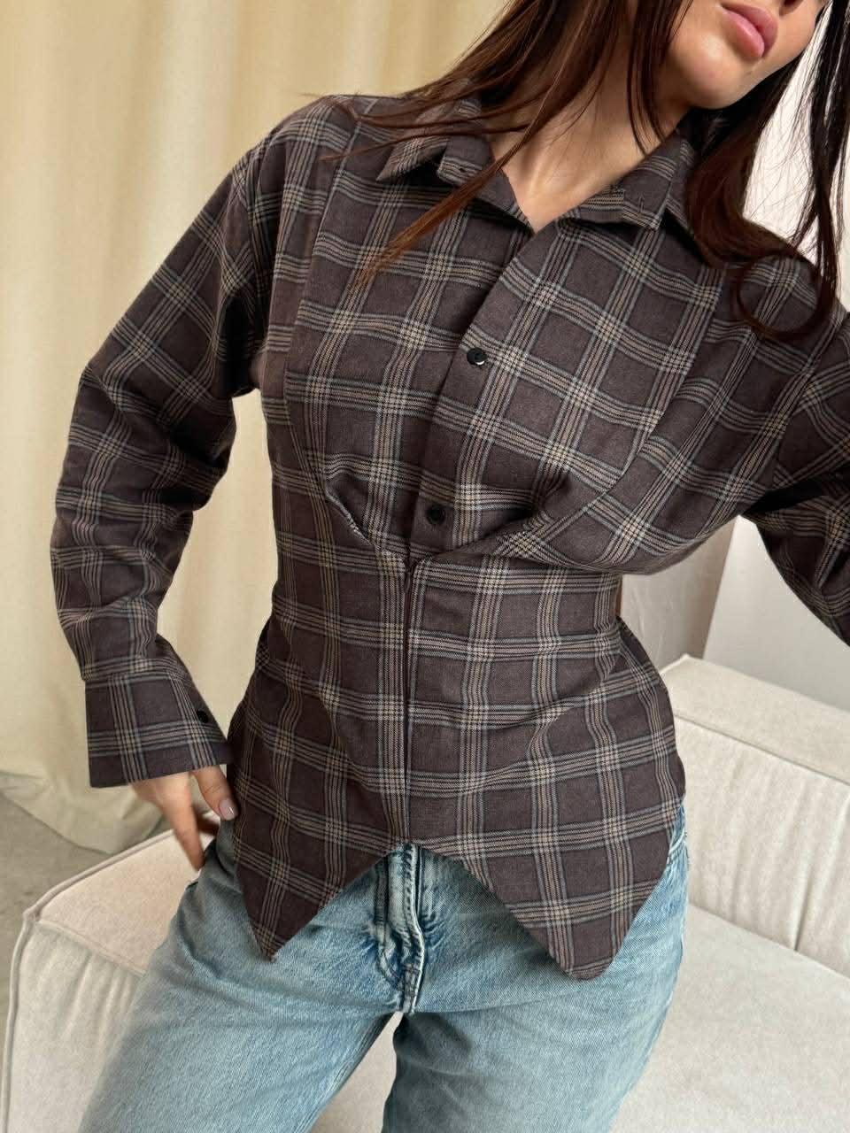 Languoti rudi įliemenuoti marškiniai „Aurelia Tie Waist Shirt“