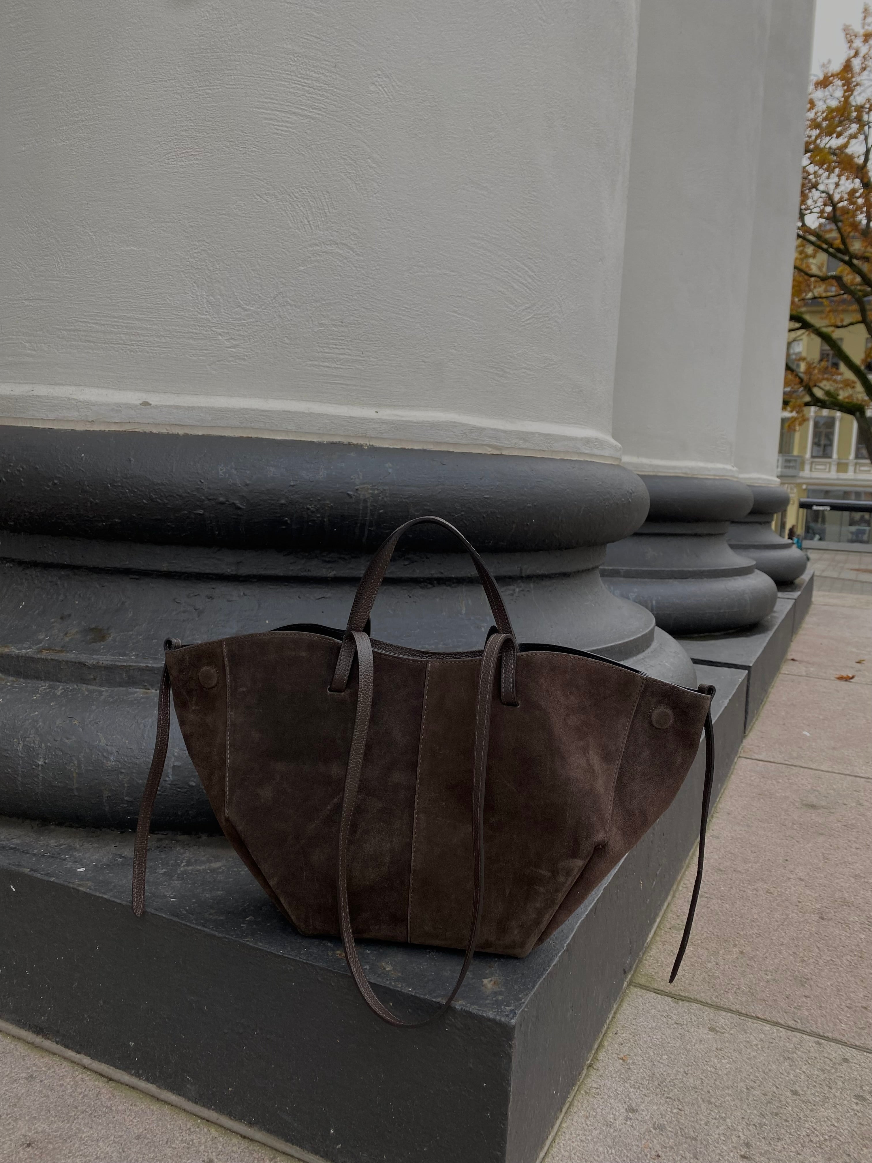 Natūralios verstos odos rankinė “Suede Classic Bag”