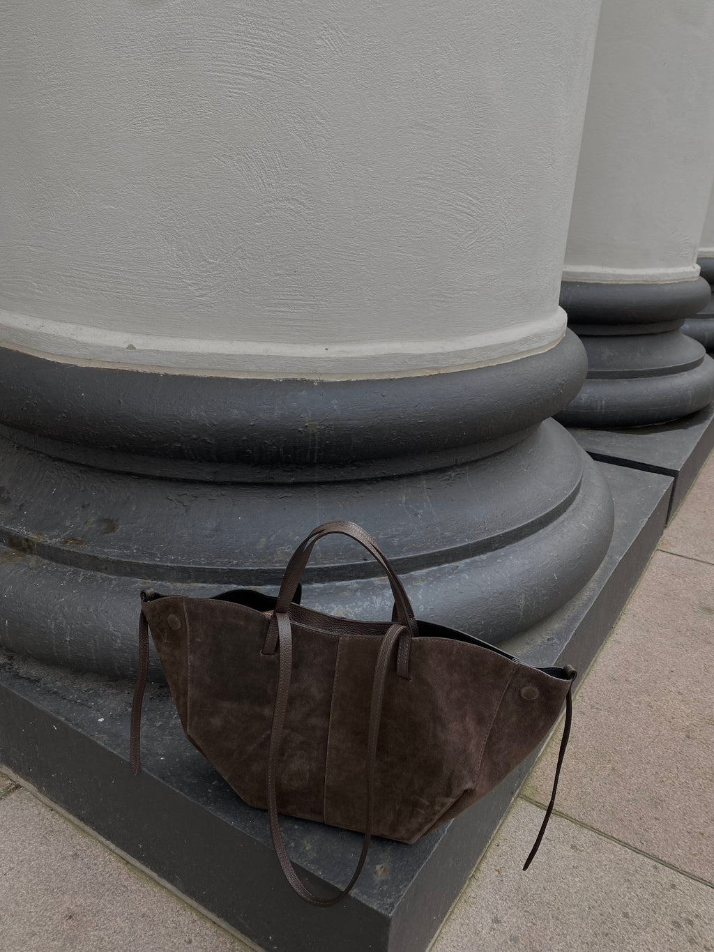 Natūralios verstos odos rankinė “Suede Classic Bag”