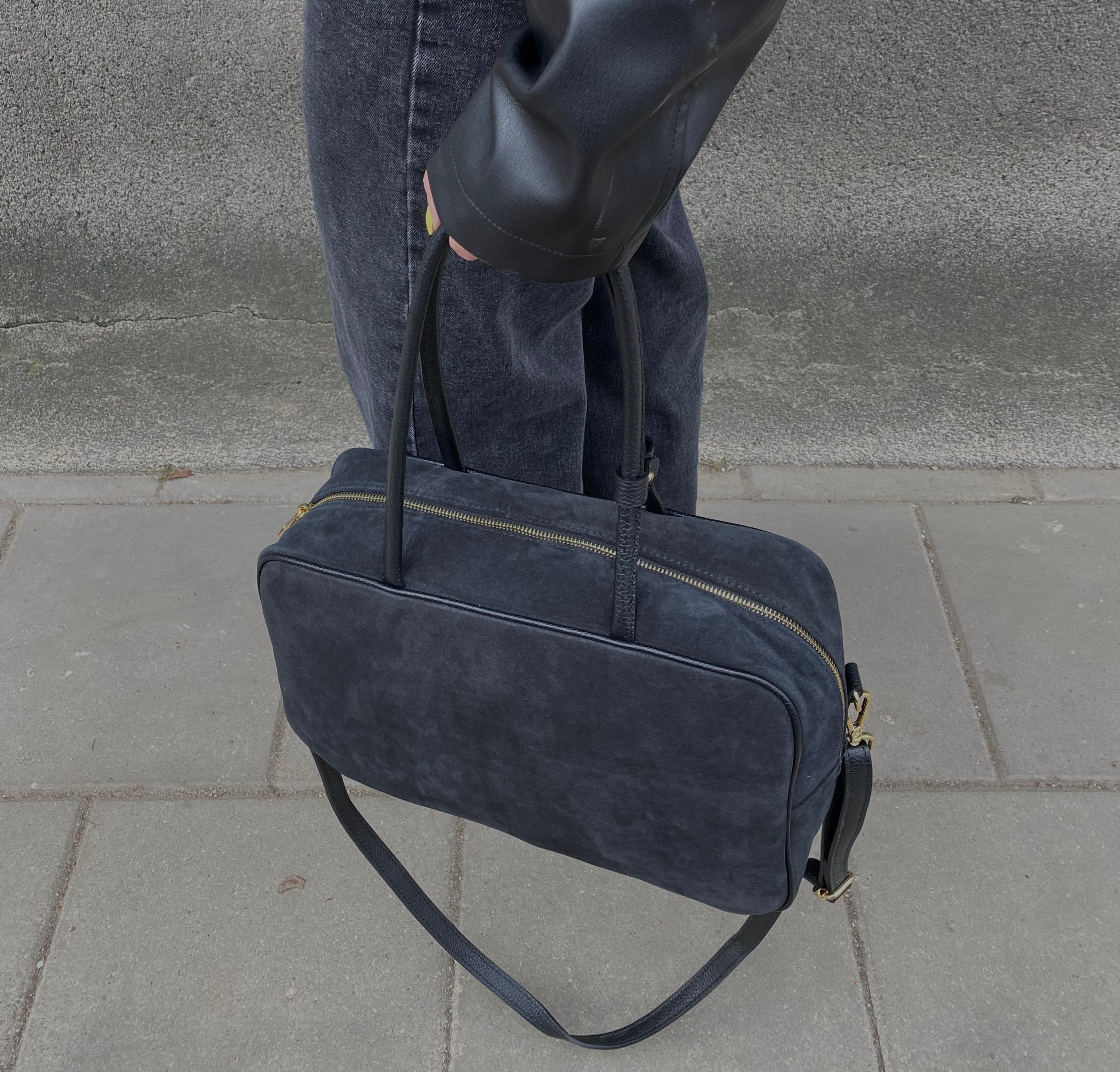 Natūralios verstos odos rankinė „Emma Black“