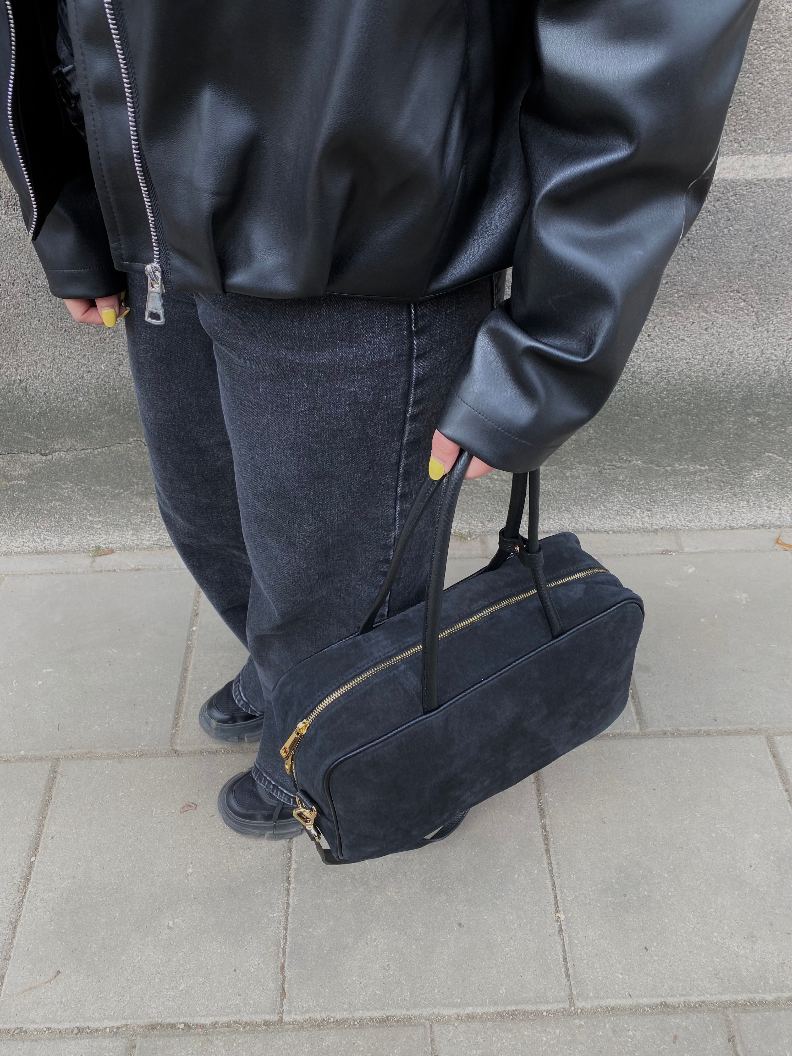 Natūralios verstos odos rankinė „Emma Black“