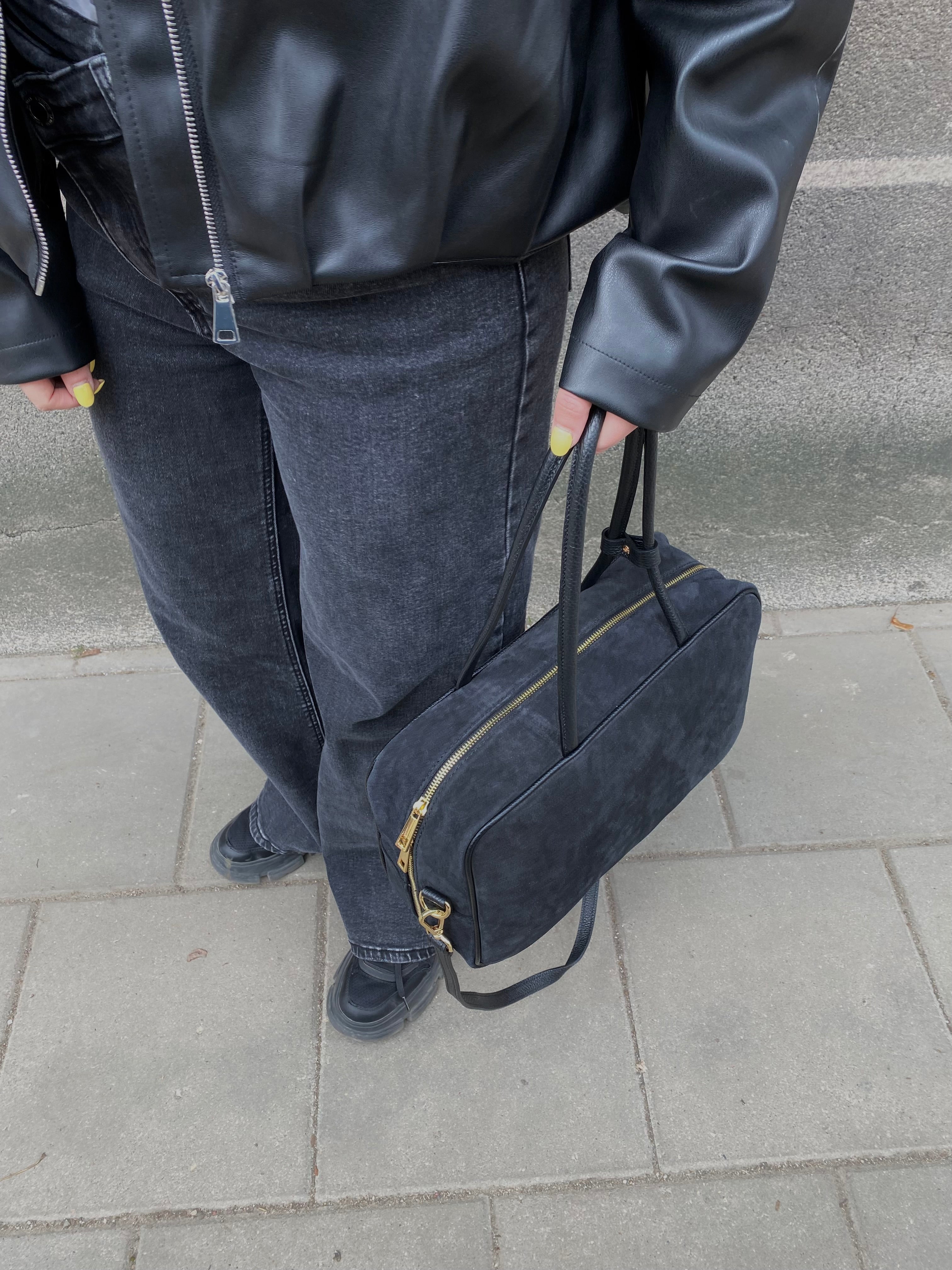 Natūralios verstos odos rankinė „Emma Black“