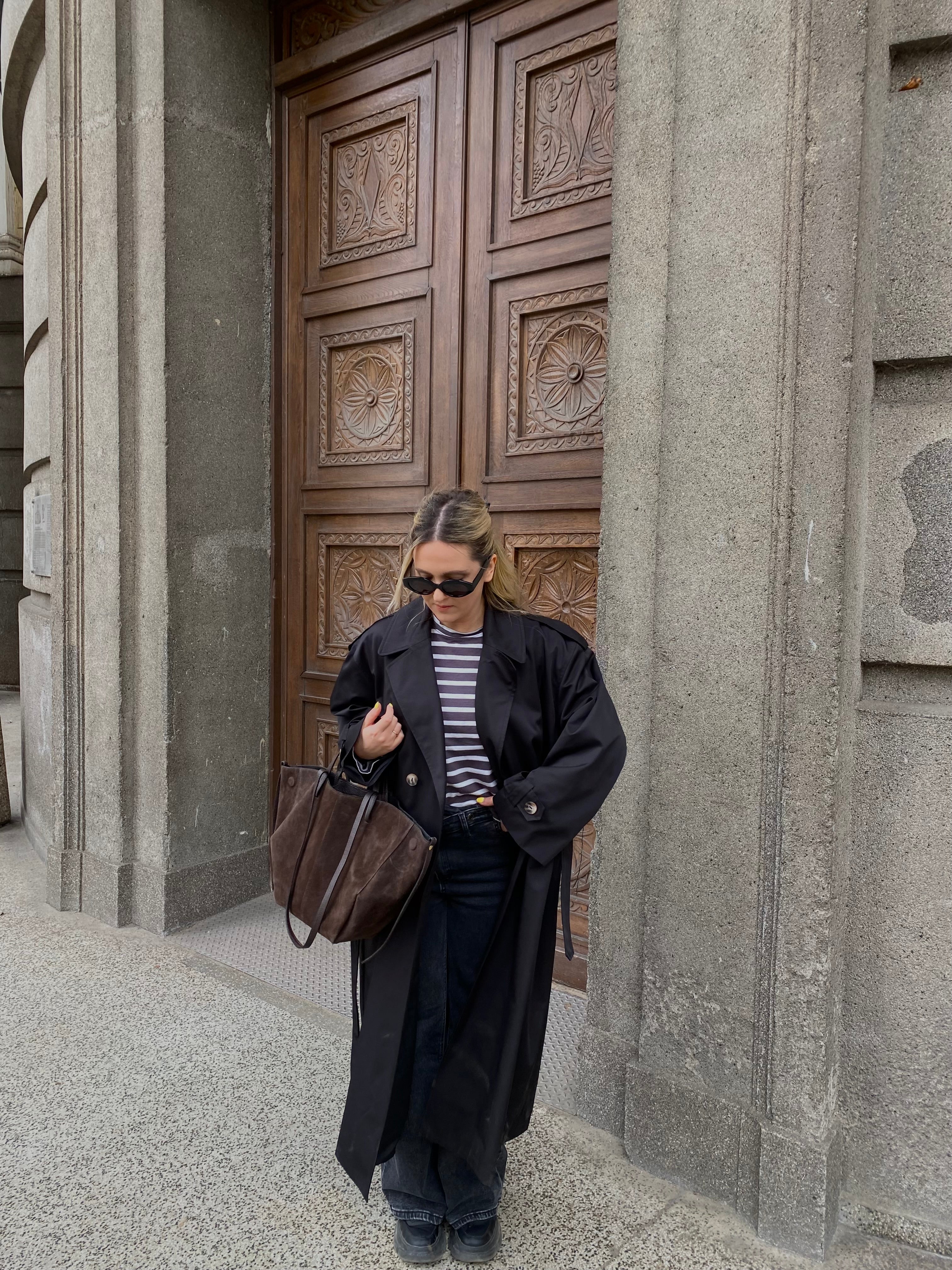 Juodas premium ilgas lietpaltis „Elysian Trench Coat“