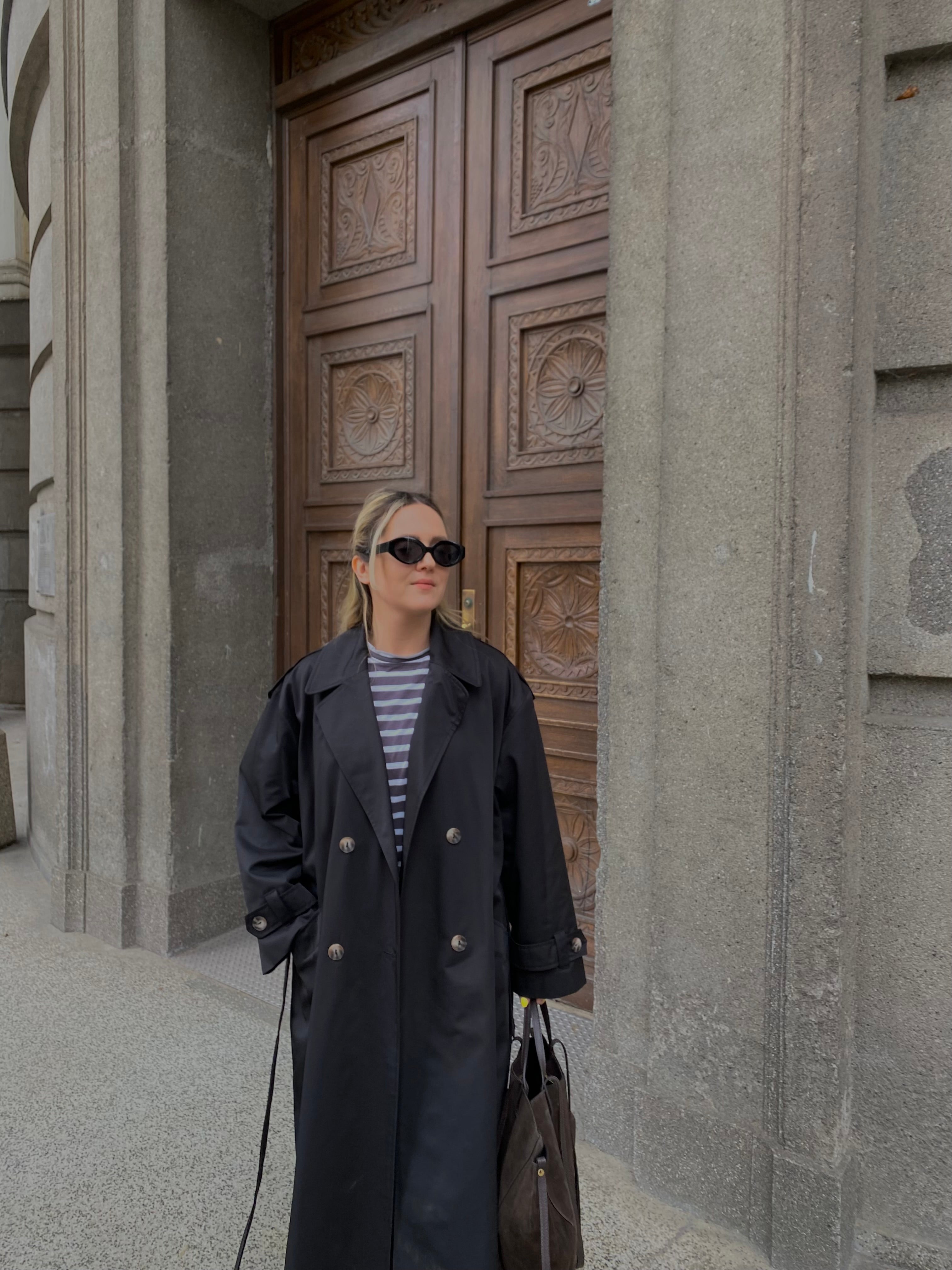 Juodas premium ilgas lietpaltis „Elysian Trench Coat“