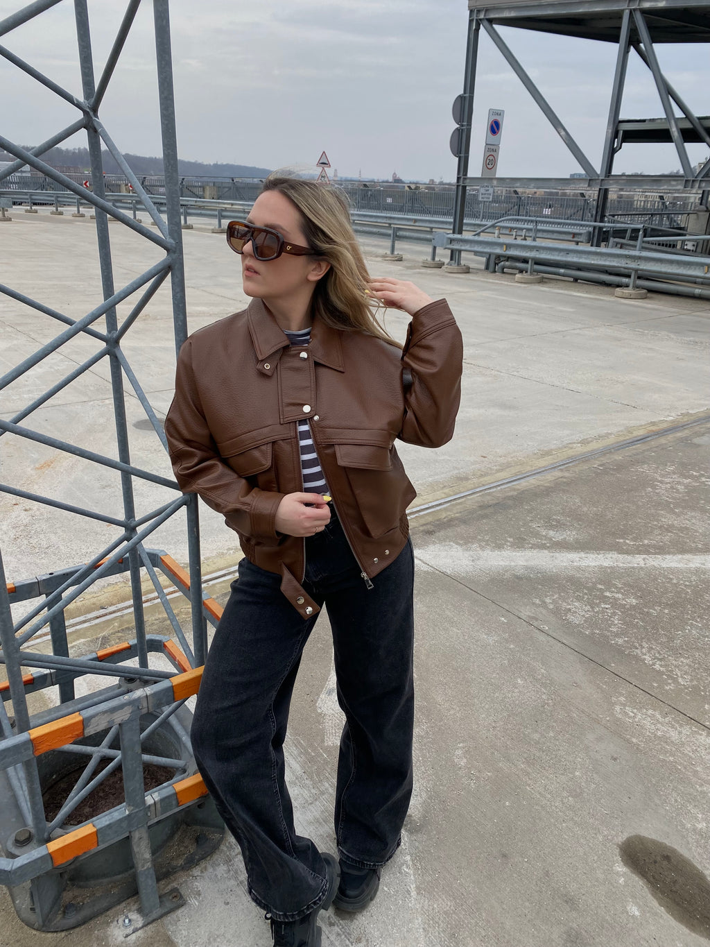 Ruda eko odos stilinga striukė „Kaia Urban Jacket“