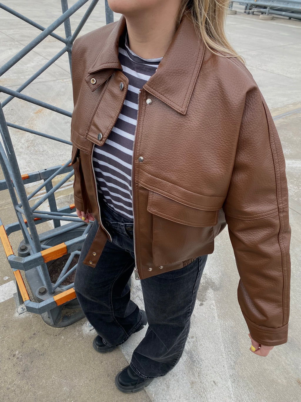 Ruda eko odos stilinga striukė „Kaia Urban Jacket“
