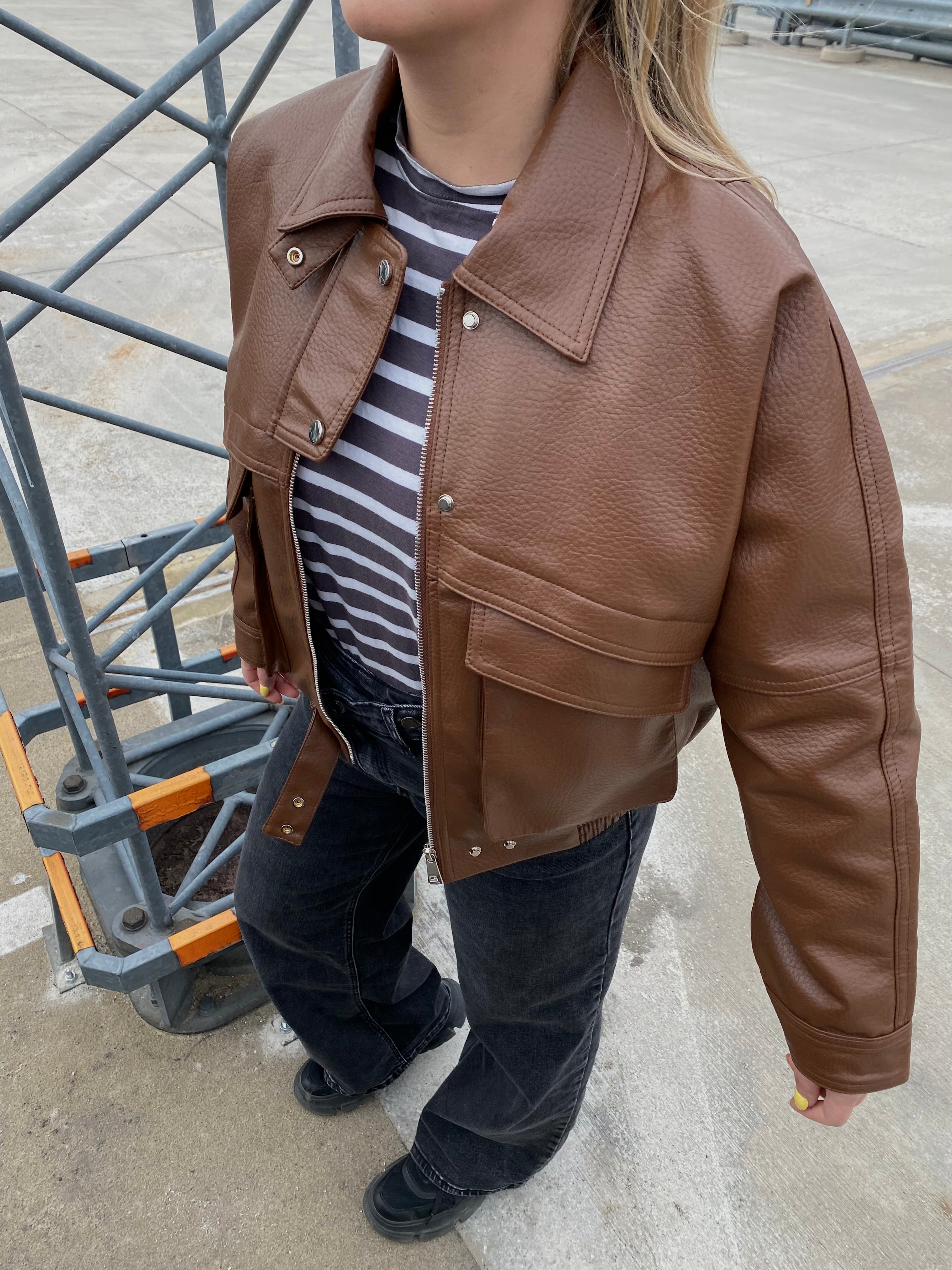 Ruda eko odos stilinga striukė „Kaia Urban Jacket“