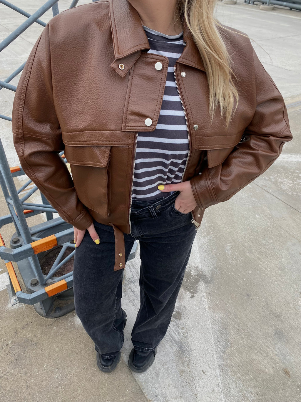Ruda eko odos stilinga striukė „Kaia Urban Jacket“