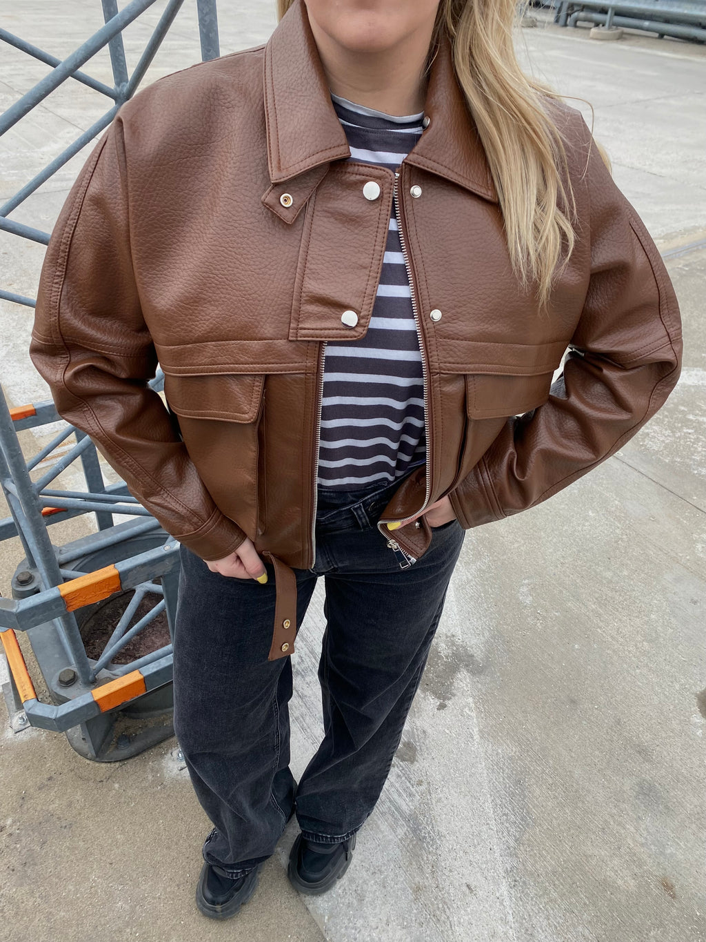 Ruda eko odos stilinga striukė „Kaia Urban Jacket“