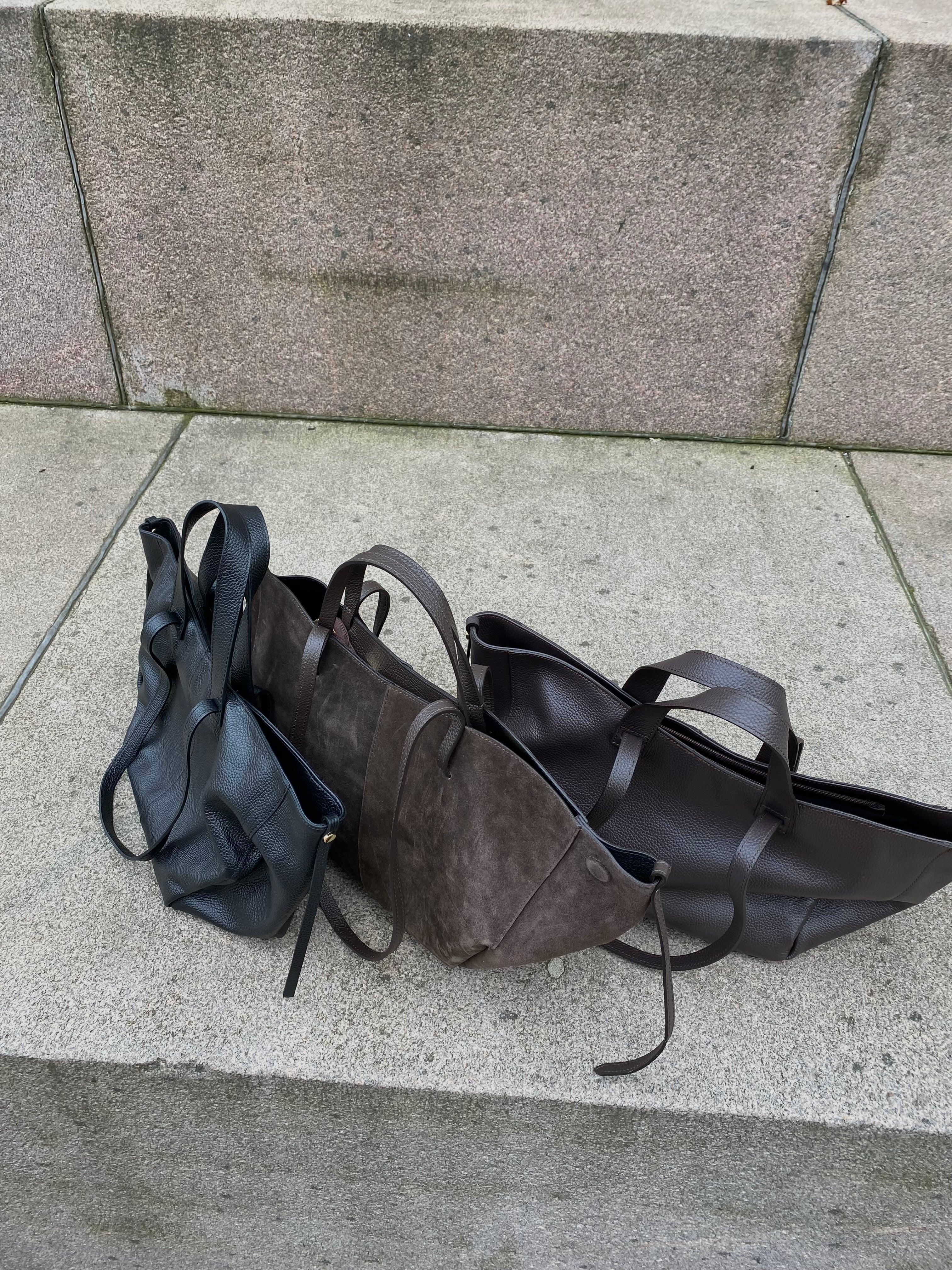 Natūralios odos juoda rankinė “Black Leather Elegance”