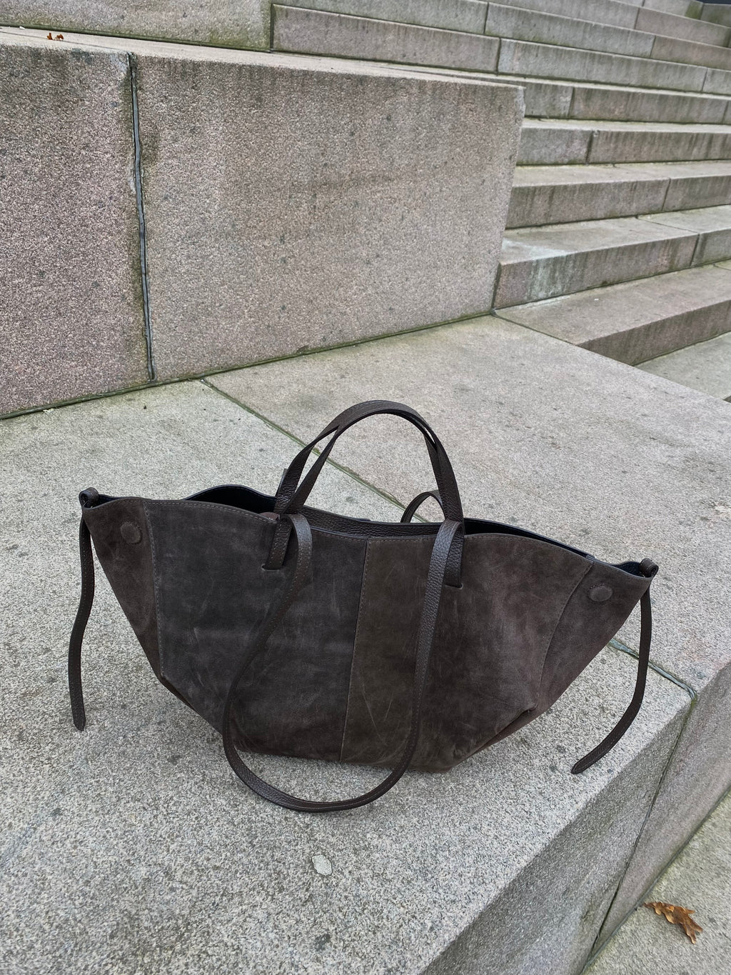 Natūralios verstos odos rankinė “Suede Classic Bag”