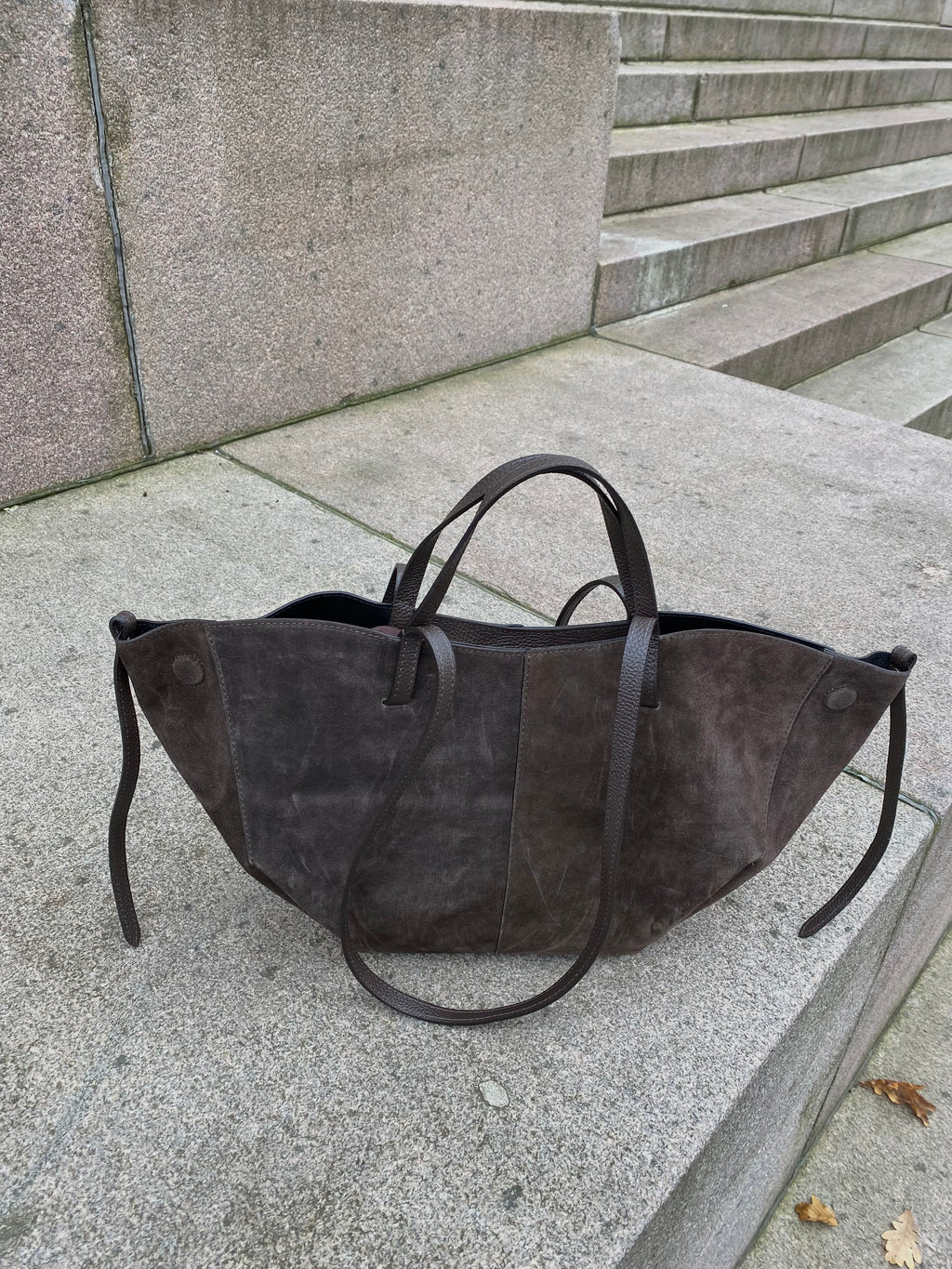 Natūralios verstos odos rankinė “Suede Classic Bag”