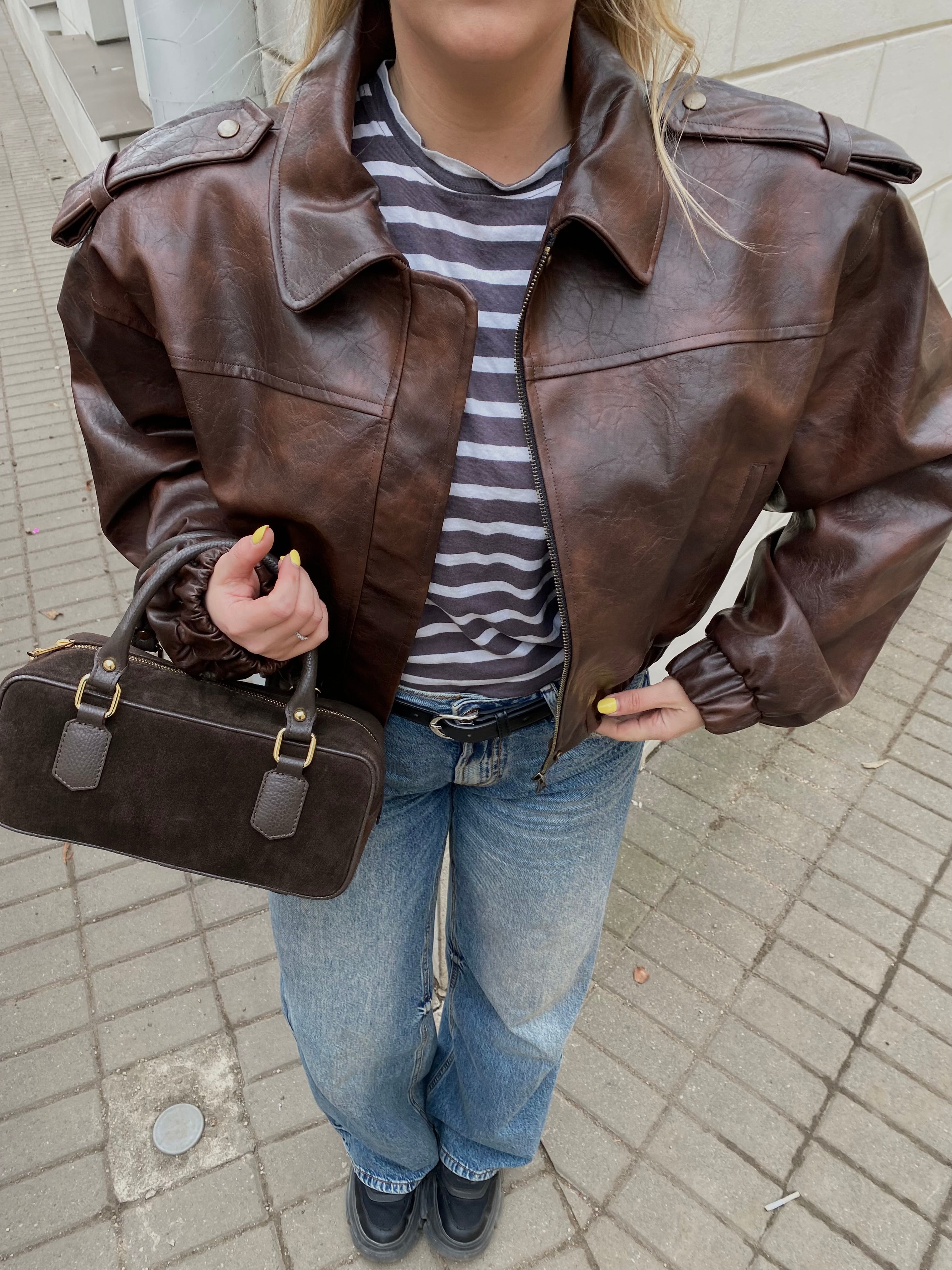 Premium ruda dirbtinės odos striukė su petukais „Velmora Structured Jacket“