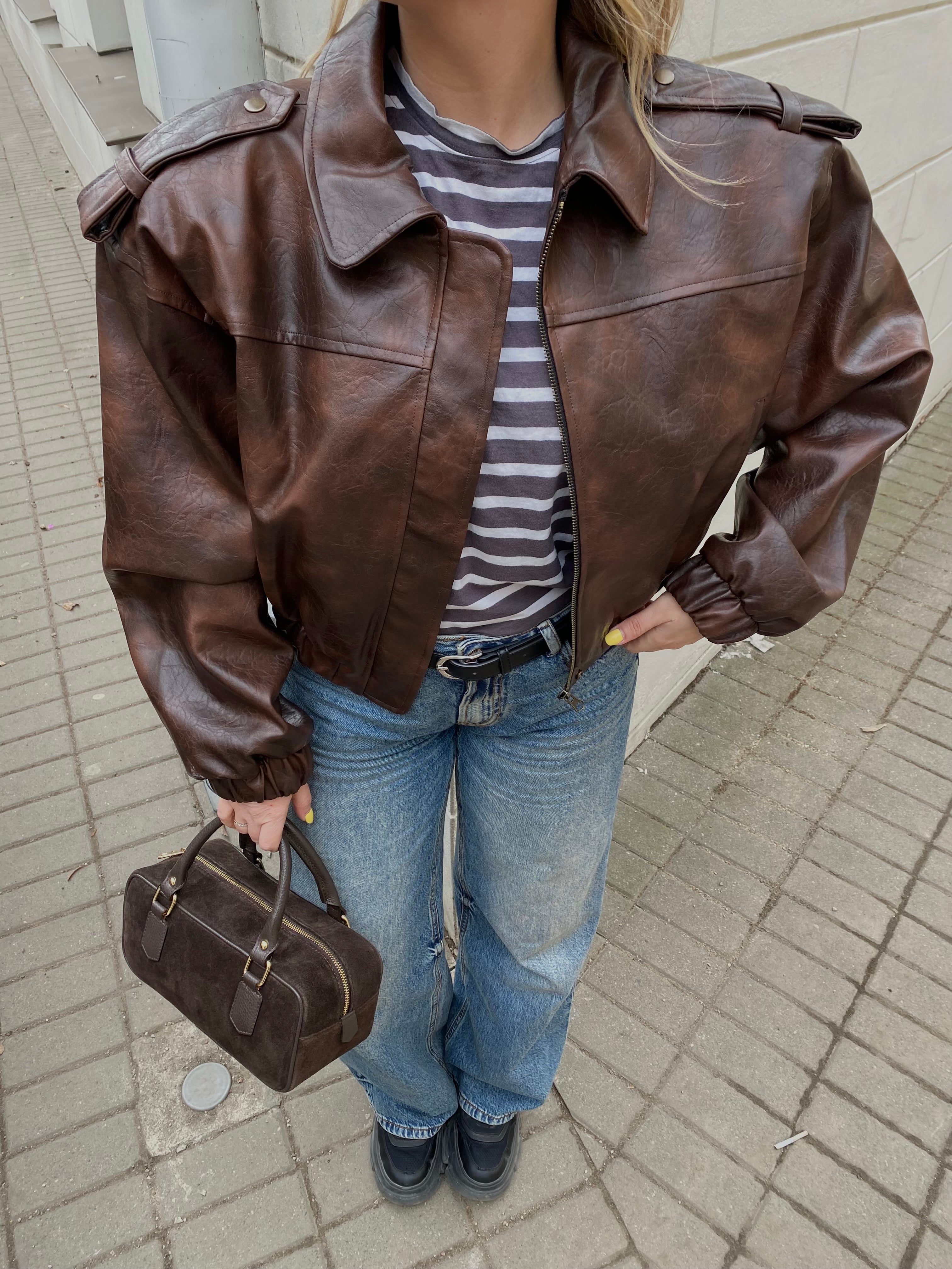 Premium ruda dirbtinės odos striukė su petukais „Velmora Structured Jacket“