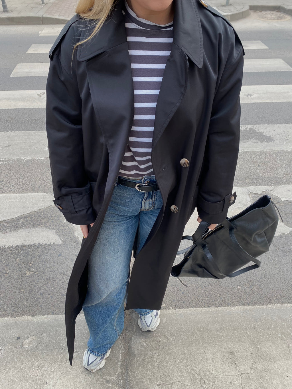 Juodas premium ilgas lietpaltis „Elysian Trench Coat“