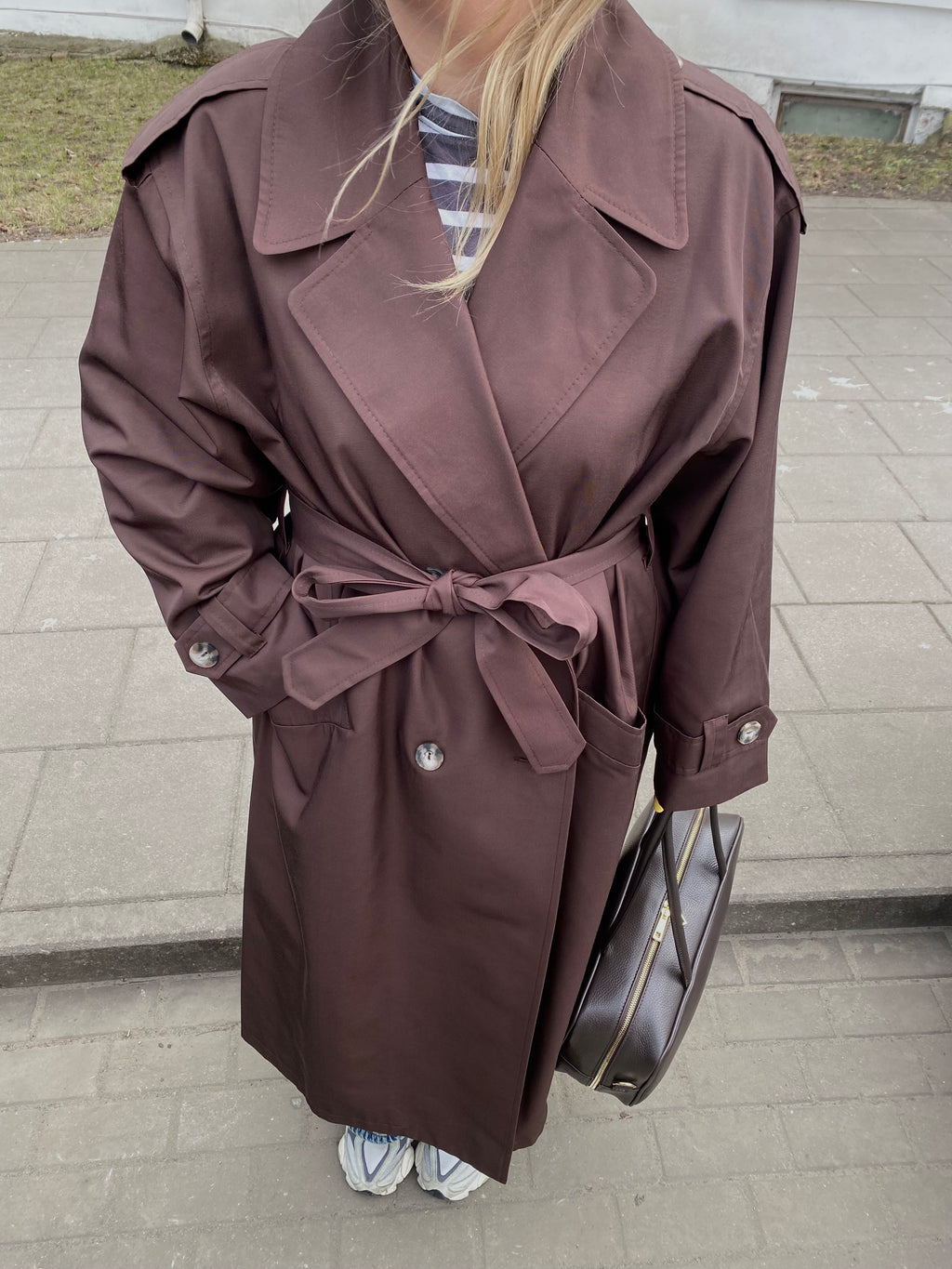 Šokoladinis premium ilgas lietpaltis „Elysian Trench Coat“