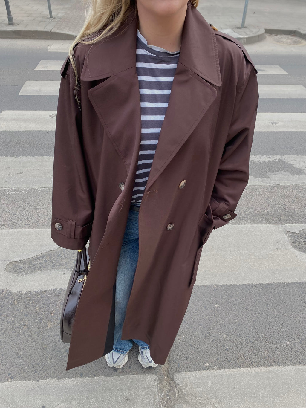 Šokoladinis premium ilgas lietpaltis „Elysian Trench Coat“