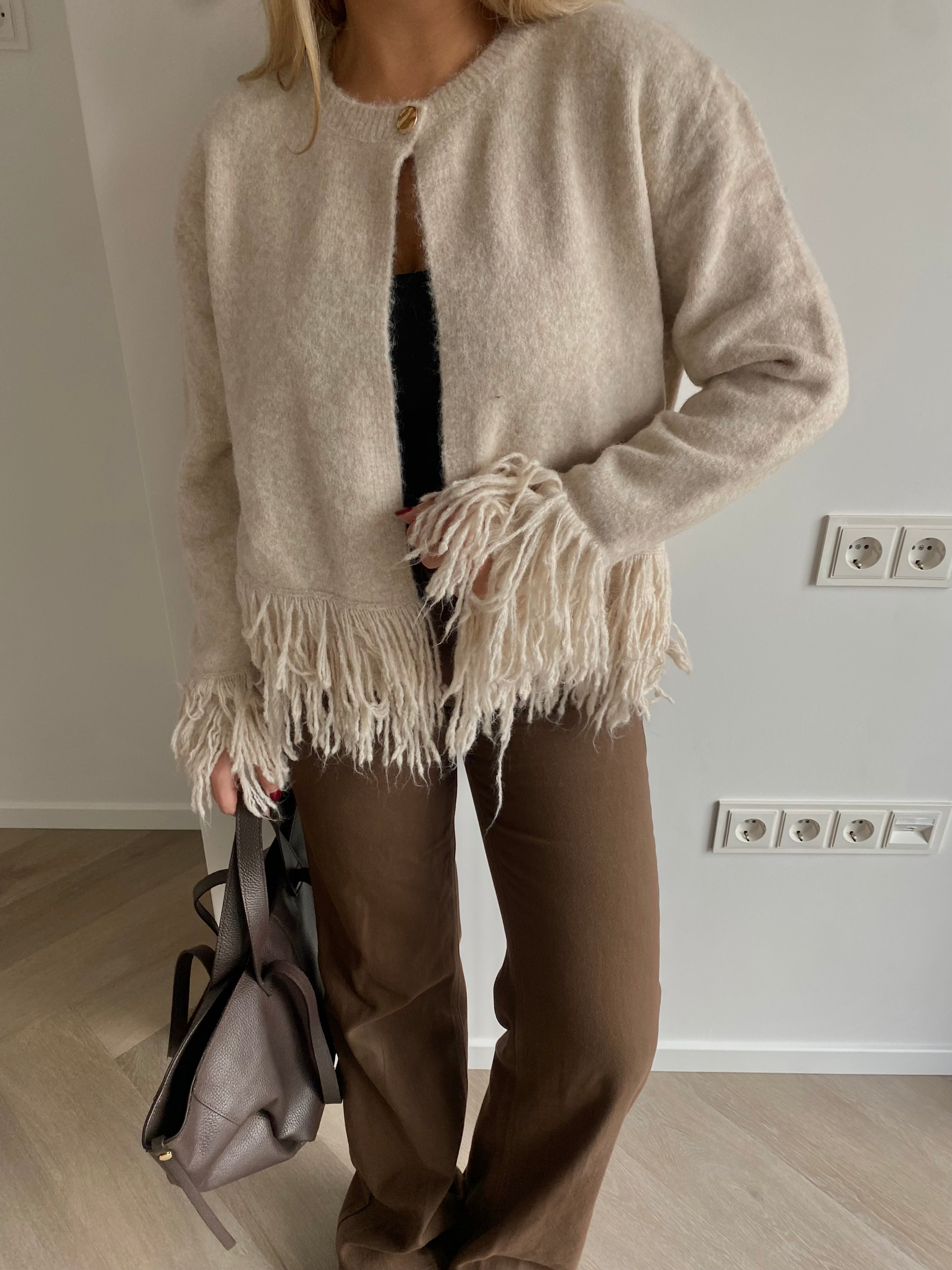 Kreminis kardiganas su kutais “Cream Tassel Cardigan”